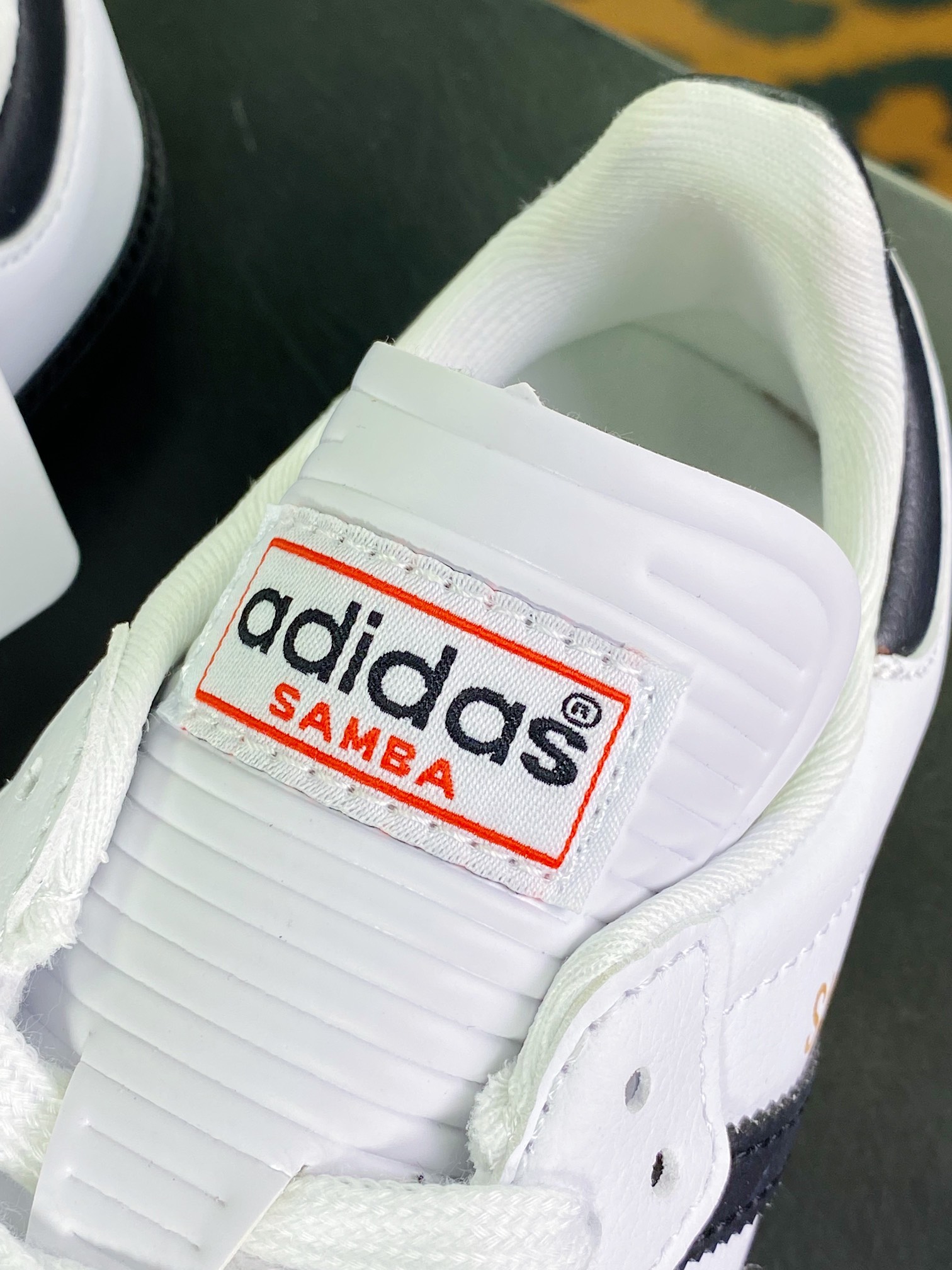 Adidas Originals Samba Classic Samba Classic Series ”Black and White Gray Long Tongue” 772109