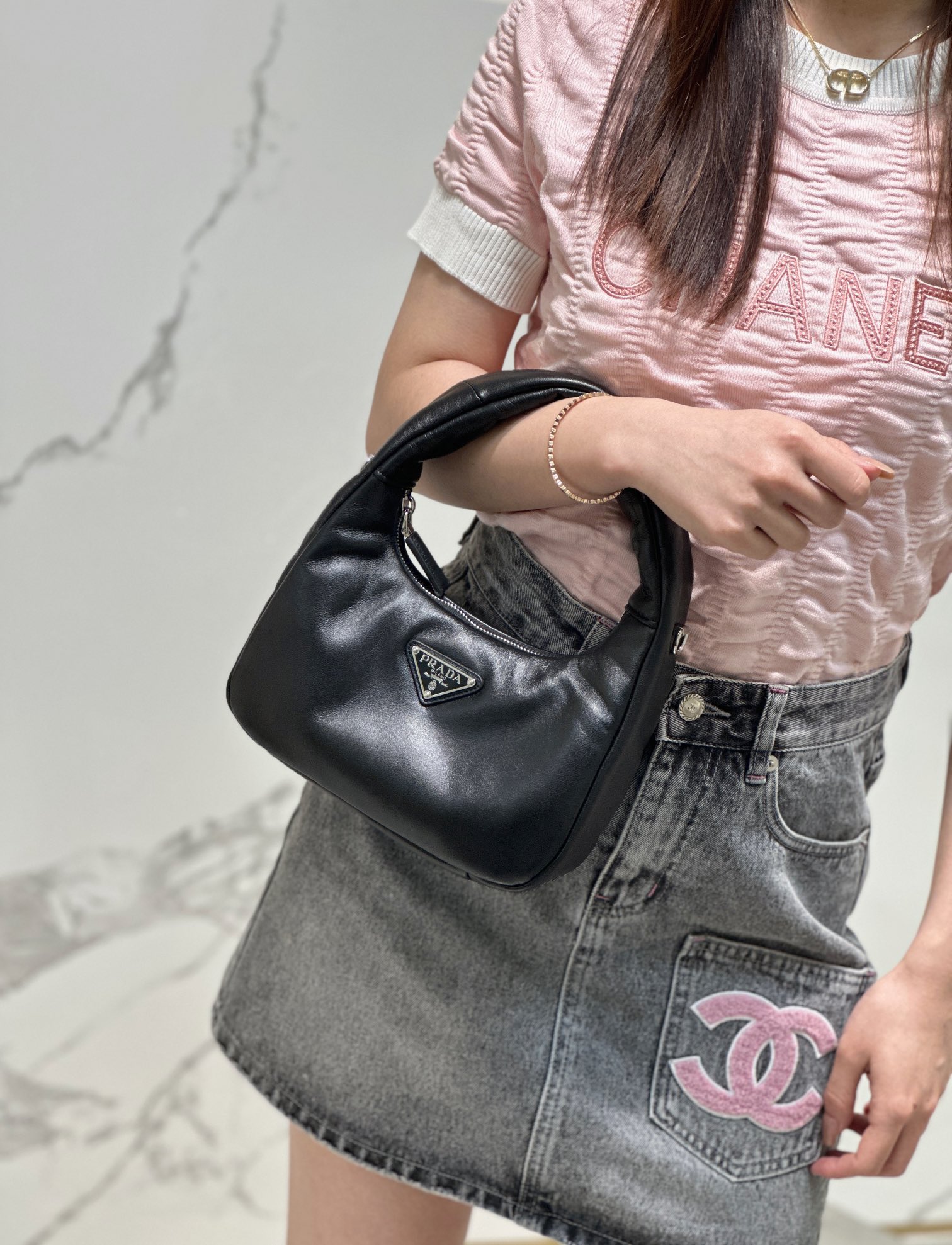 NO:208643,Take a picture of the upper body_Soft and super cute, Prada [top original list], prada19860909随拍上身图_ 软绵绵的超可爱,普拉达【顶级原单】,prada,Bag