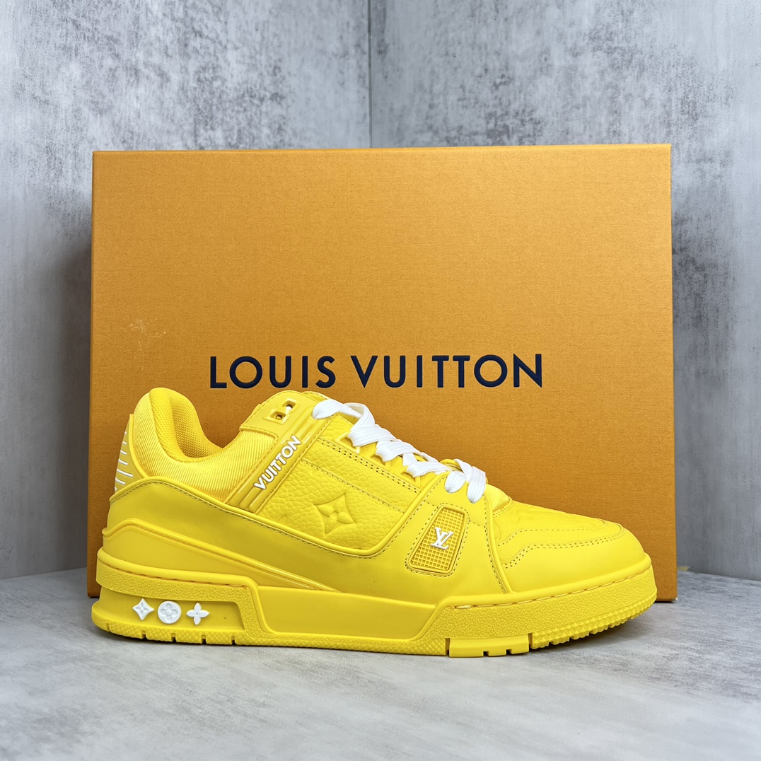 Louis Vuitton 新款上架 2023 Louis*Vuitto* LV Trainer 最新走秀款 大底和面料私模 绝对下血本费心思的一款鞋子 自Vifgil到来之后而设计的这一系列 每一季度都深受众多粉丝的青睐 TPU 大底 包装