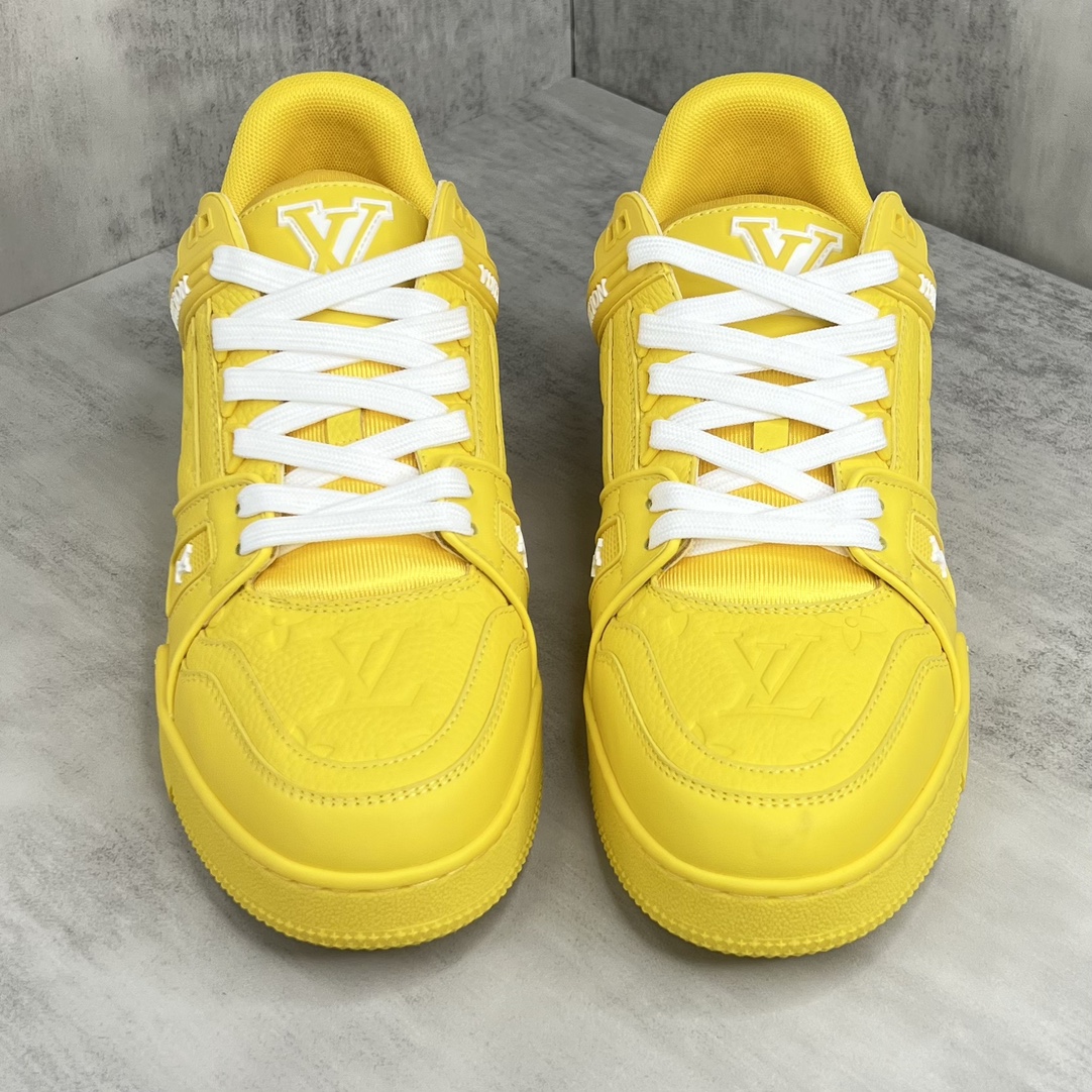 Louis Vuitton 新款上架 2023 Louis*Vuitto* LV Trainer 最新走秀款 大底和面料私模 绝对下血本费心思的一款鞋子 自Vifgil到来之后而设计的这一系列 每一季度都深受众多粉丝的青睐 TPU 大底 包装