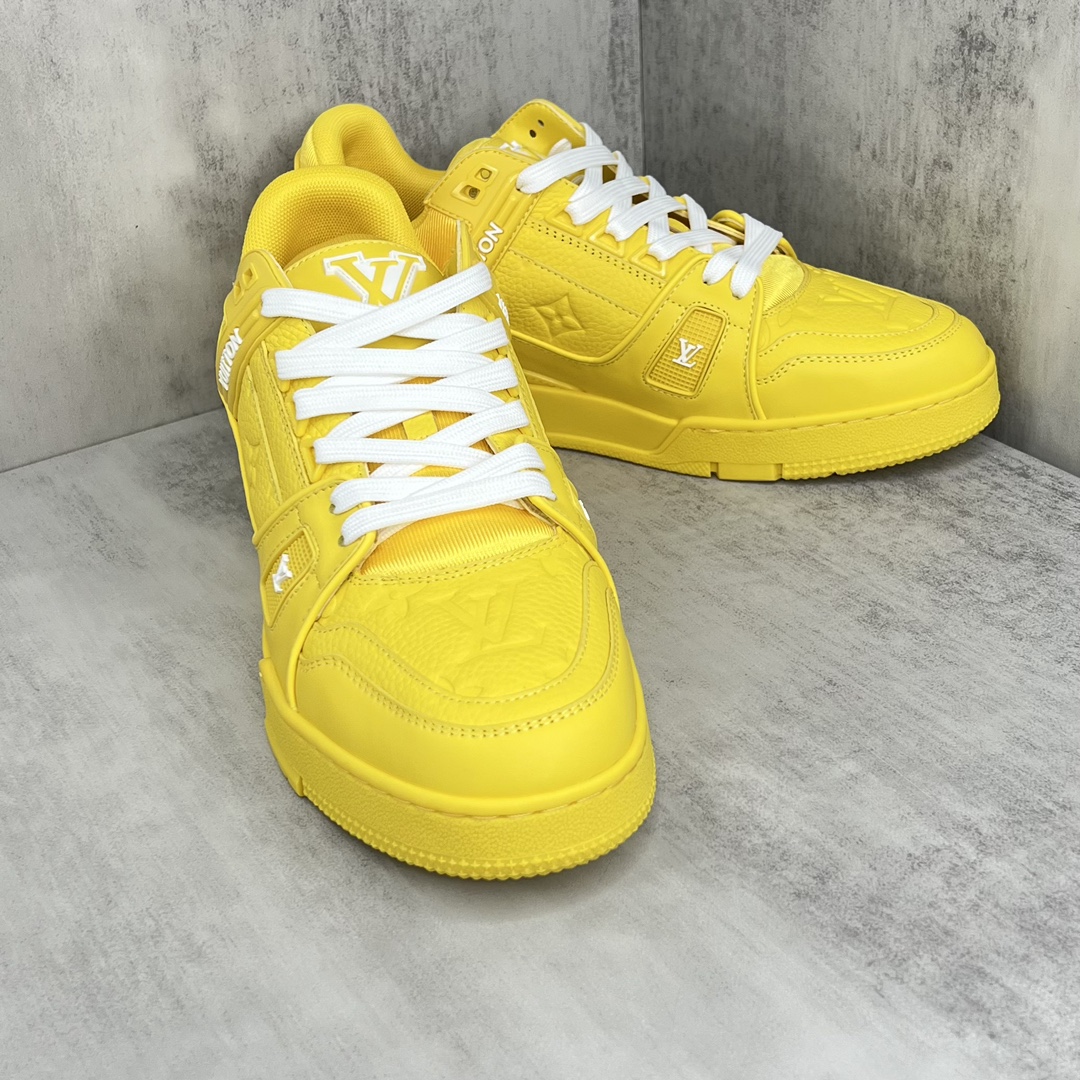 Louis Vuitton 新款上架 2023 Louis*Vuitto* LV Trainer 最新走秀款 大底和面料私模 绝对下血本费心思的一款鞋子 自Vifgil到来之后而设计的这一系列 每一季度都深受众多粉丝的青睐 TPU 大底 包装