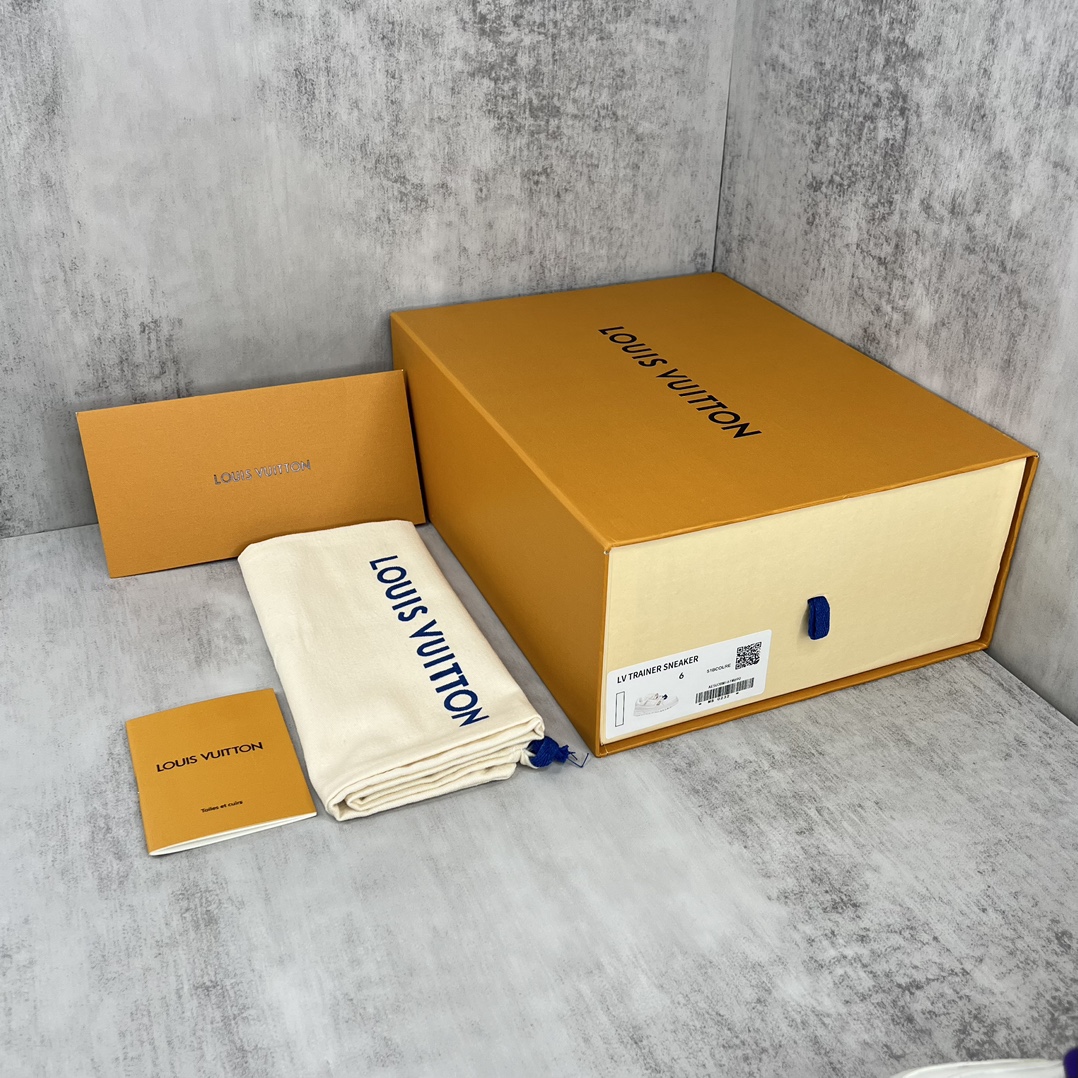Louis Vuitton 新款上架 2023 Louis*Vuitto* LV Trainer 最新走秀款 大底和面料私模 绝对下血本费心思的一款鞋子 自Vifgil到来之后而设计的这一系列 每一季度都深受众多粉丝的青睐 TPU 大底 包装