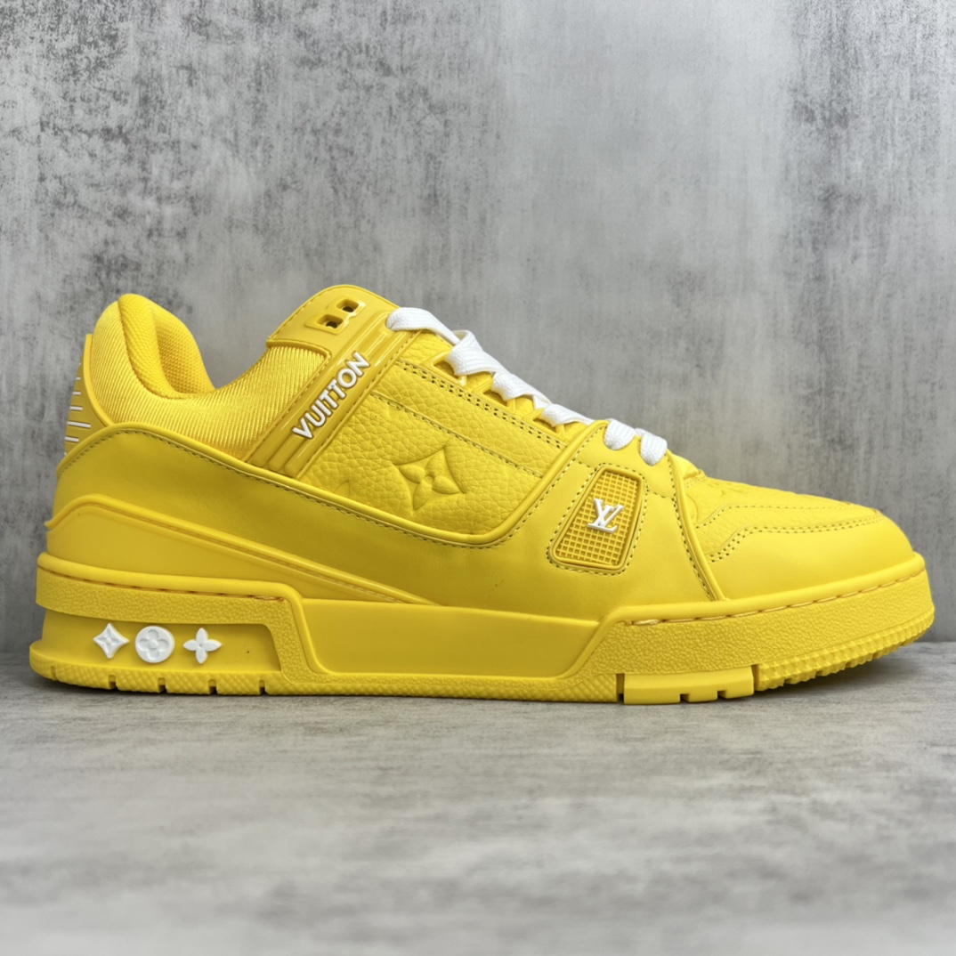 Louis Vuitton 新款上架 2023 Louis*Vuitto* LV Trainer 最新走秀款 大底和面料私模 绝对下血本费心思的一款鞋子 自Vifgil到来之后而设计的这一系列 每一季度都深受众多粉丝的青睐 TPU 大底 包装