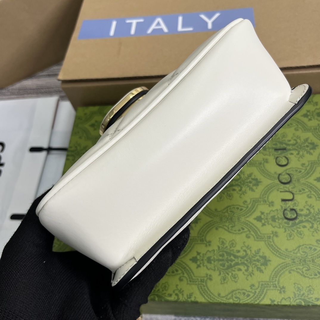 配全套包装️GucciDeco系列mini肩背包Gucci不断拓展自身视野以全新手法焕新演绎经典廓形和精