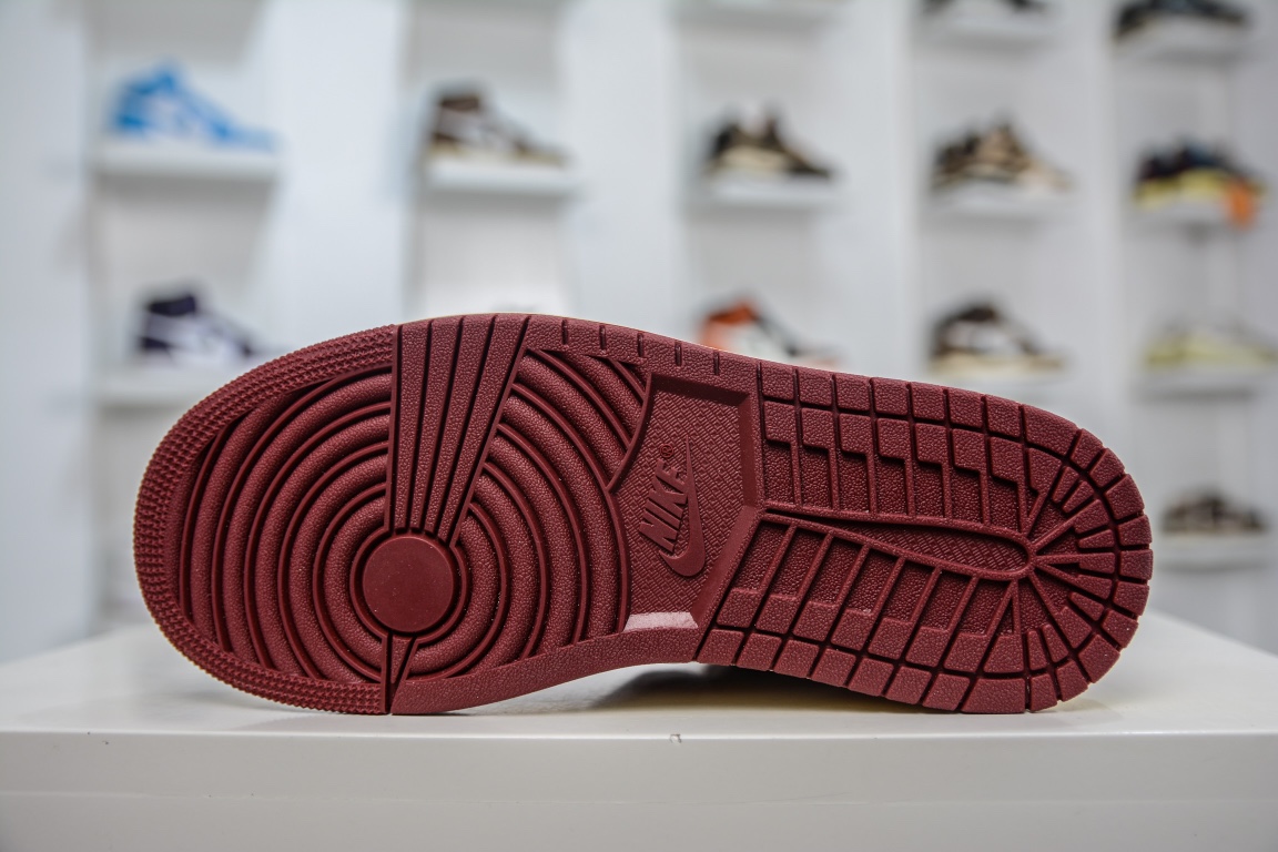 260 纯原Air Jordan AJ1 Mid 中帮 刺绣红花卉DZ2820-601