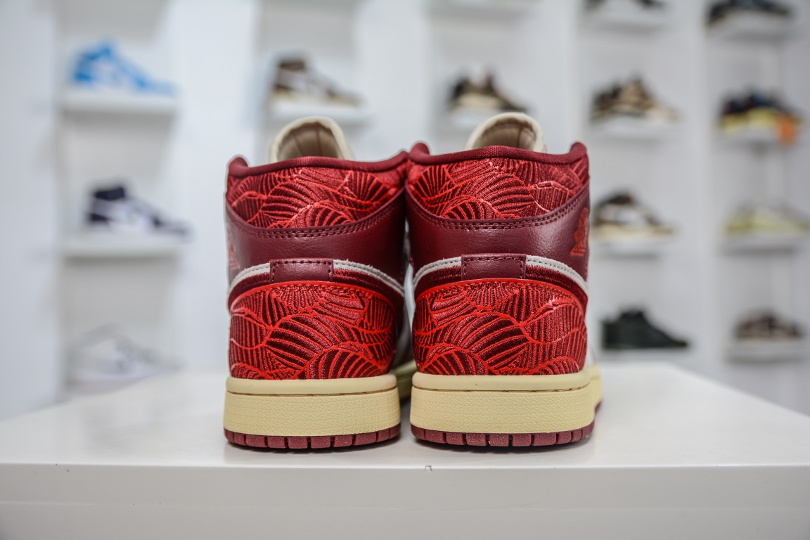 260 纯原Air Jordan AJ1 Mid 中帮 刺绣红花卉DZ2820-601