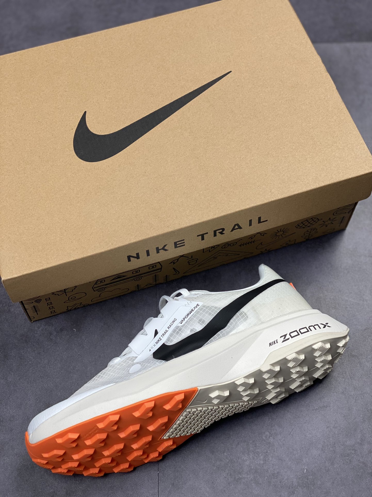 180 Nike Air Zoom NEXT% 马拉松 鞋面采用更轻质更透气的 Atomknit DH0623-012