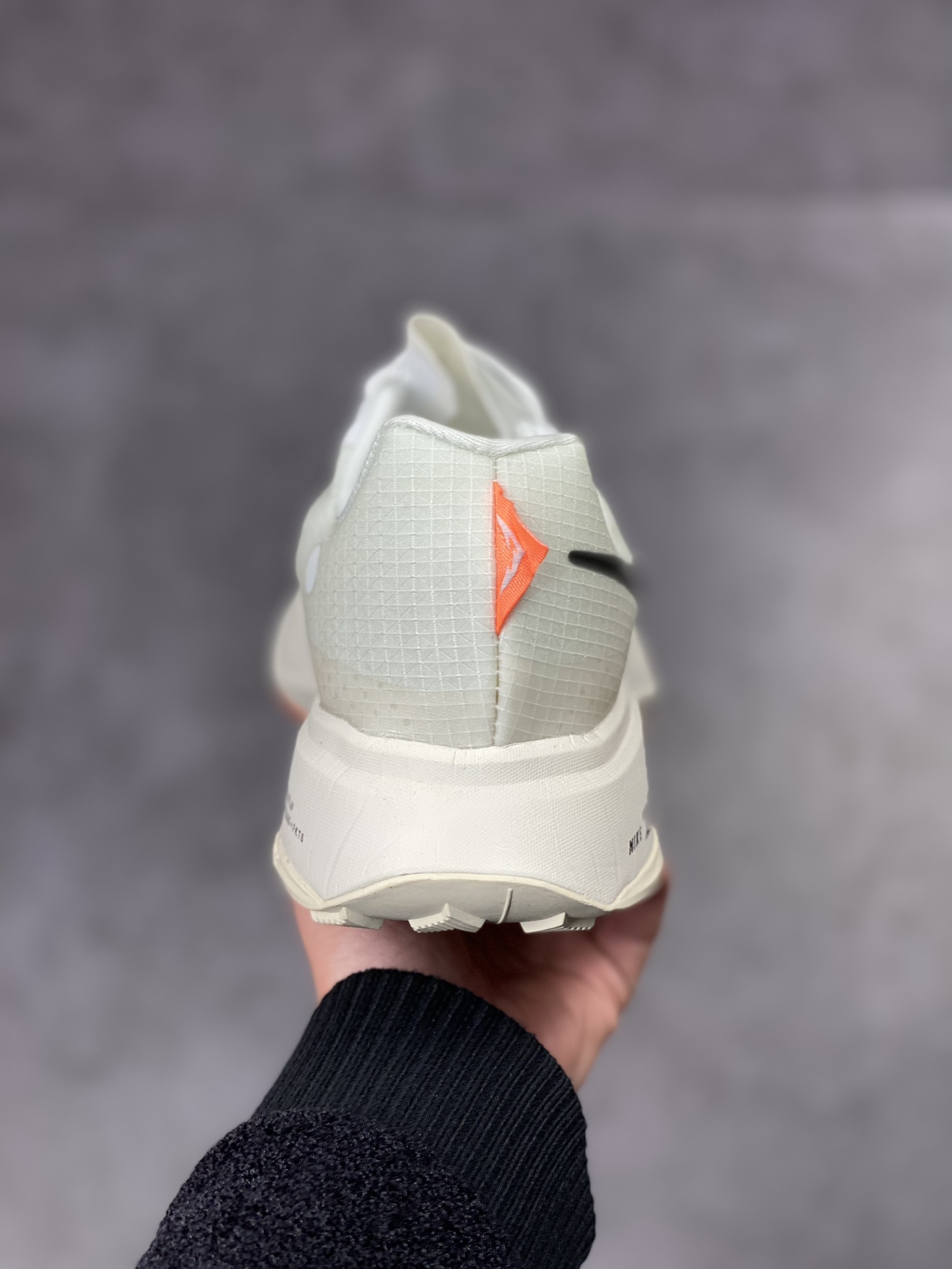 180 Nike Air Zoom NEXT% 马拉松 鞋面采用更轻质更透气的 Atomknit DH0623-012