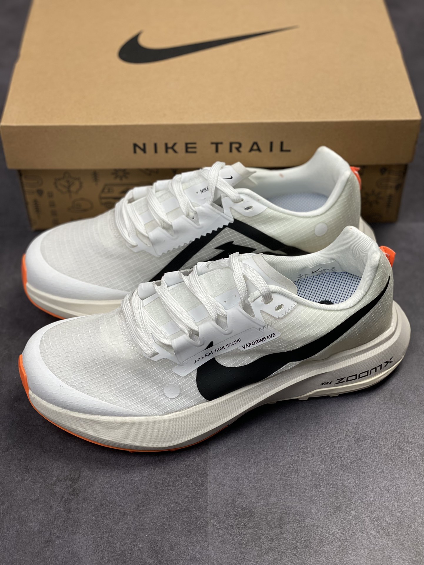 180 Nike Air Zoom NEXT% 马拉松 鞋面采用更轻质更透气的 Atomknit DH0623-012