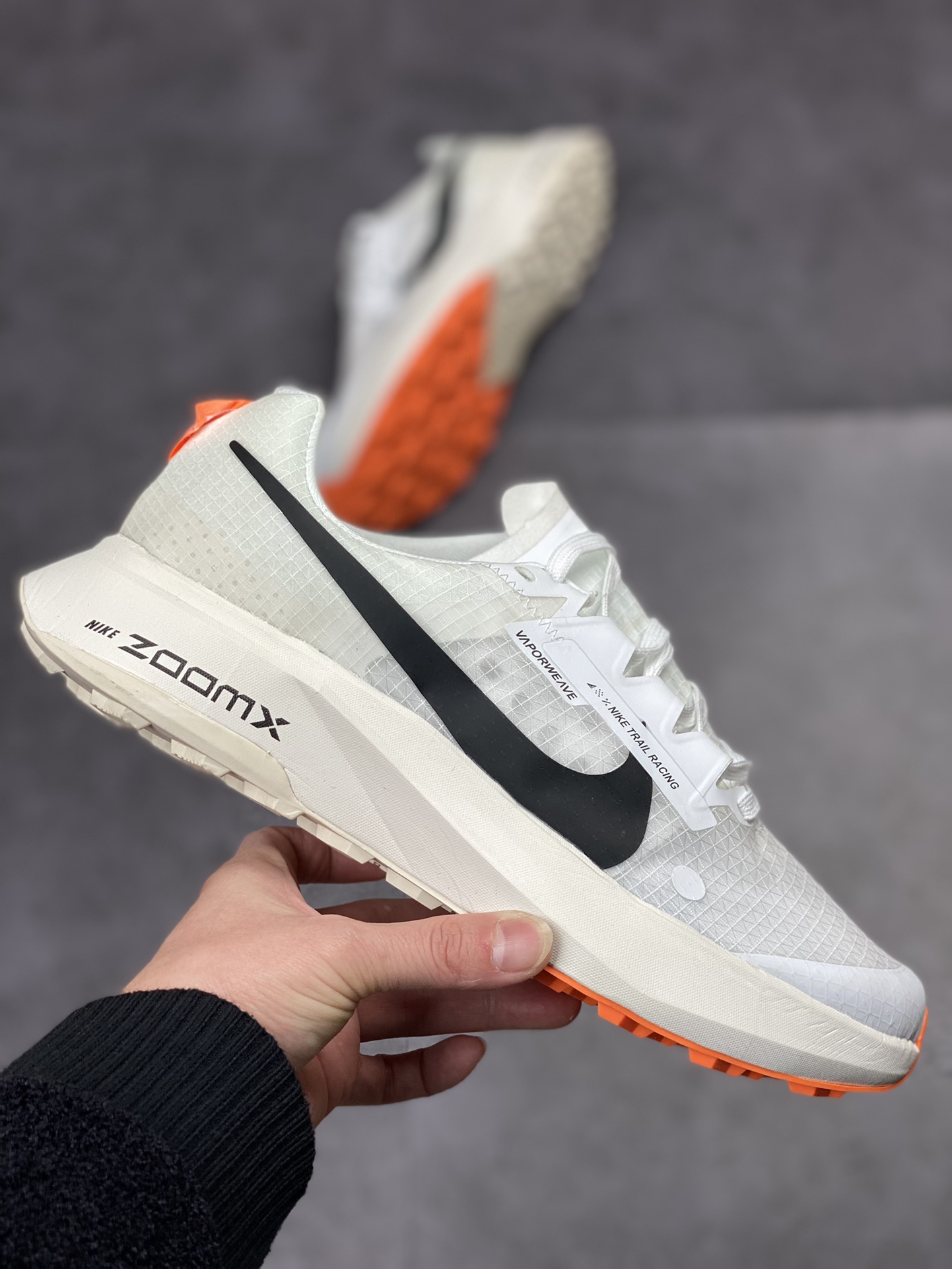 180 Nike Air Zoom NEXT% 马拉松 鞋面采用更轻质更透气的 Atomknit DH0623-012