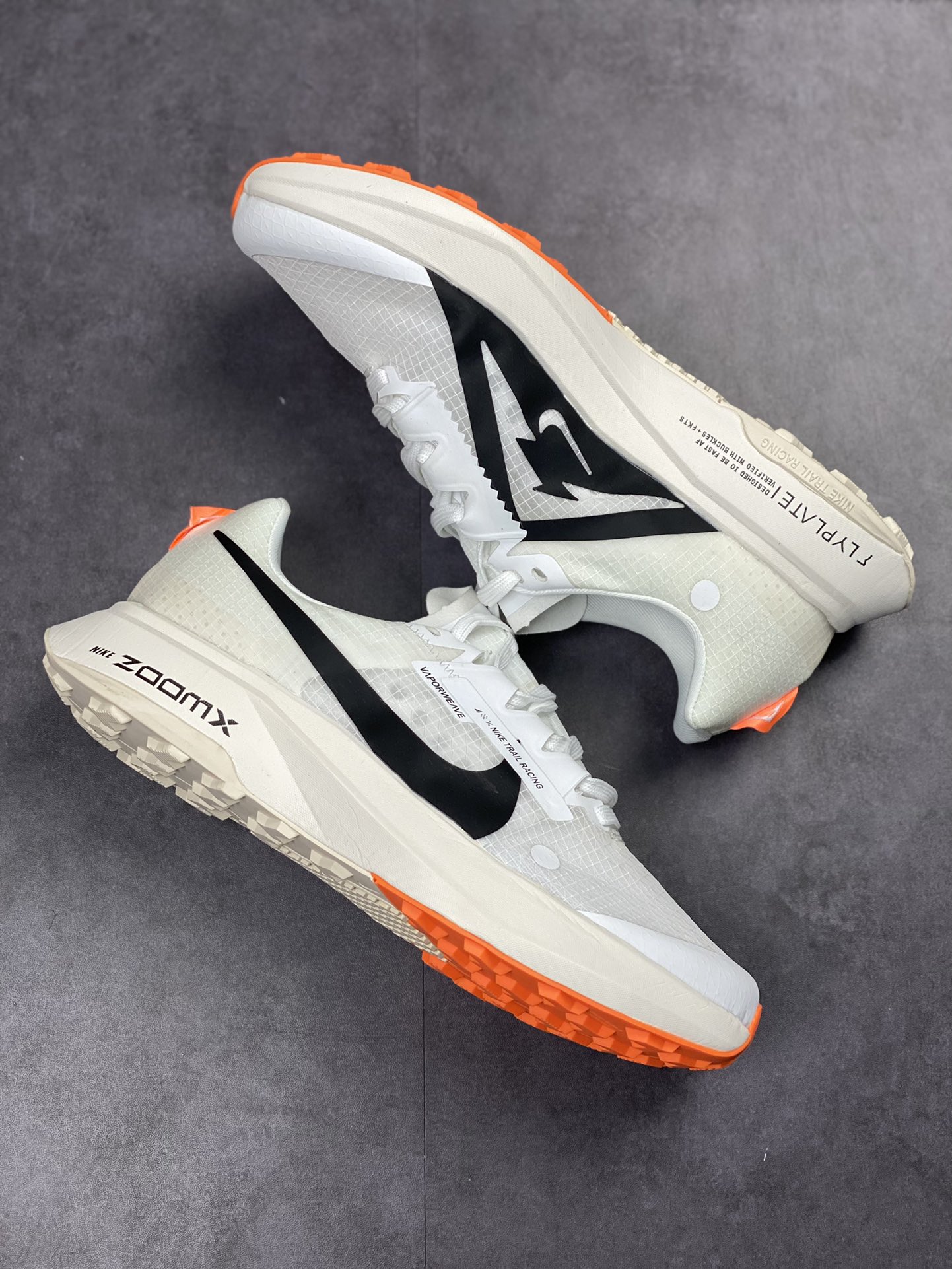 180 Nike Air Zoom NEXT% 马拉松 鞋面采用更轻质更透气的 Atomknit DH0623-012