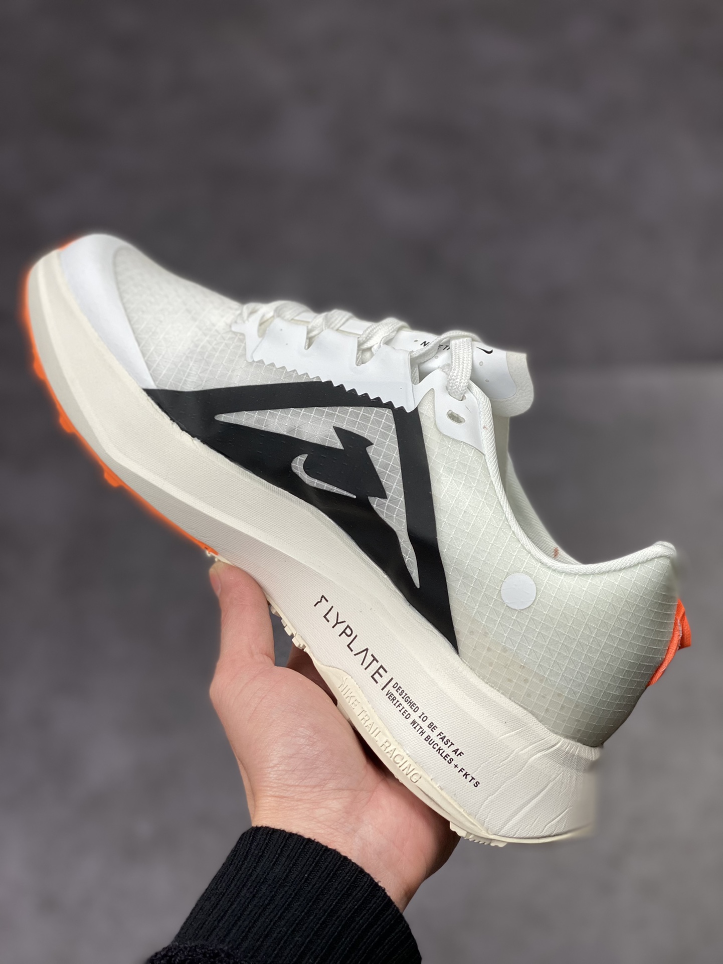 180 Nike Air Zoom NEXT% 马拉松 鞋面采用更轻质更透气的 Atomknit DH0623-012