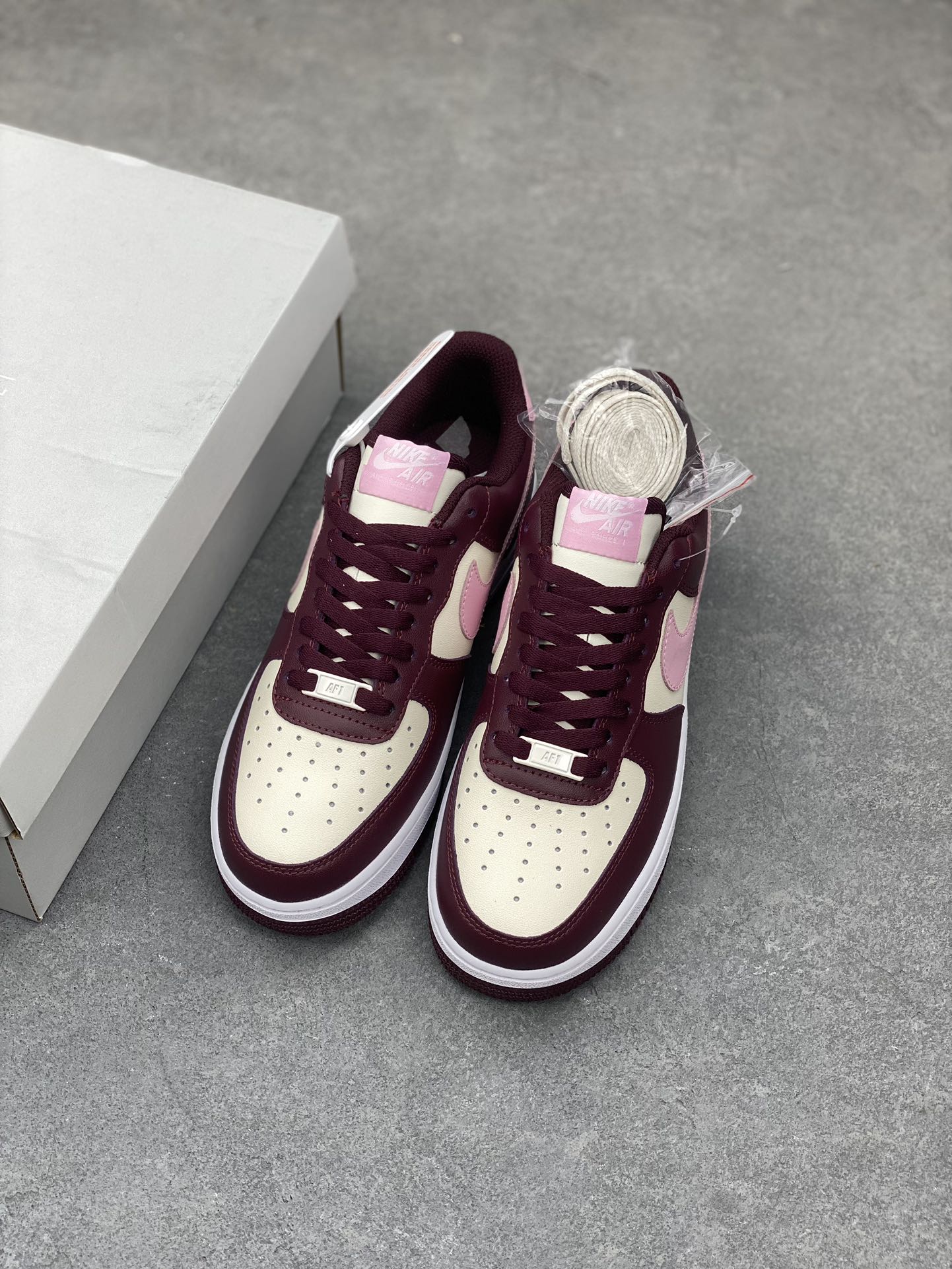 Nike Air Force 1 '07 Low 'Valentine's Day' FD9925-161 - Size 36-45 9 i1679858920 3552 7
