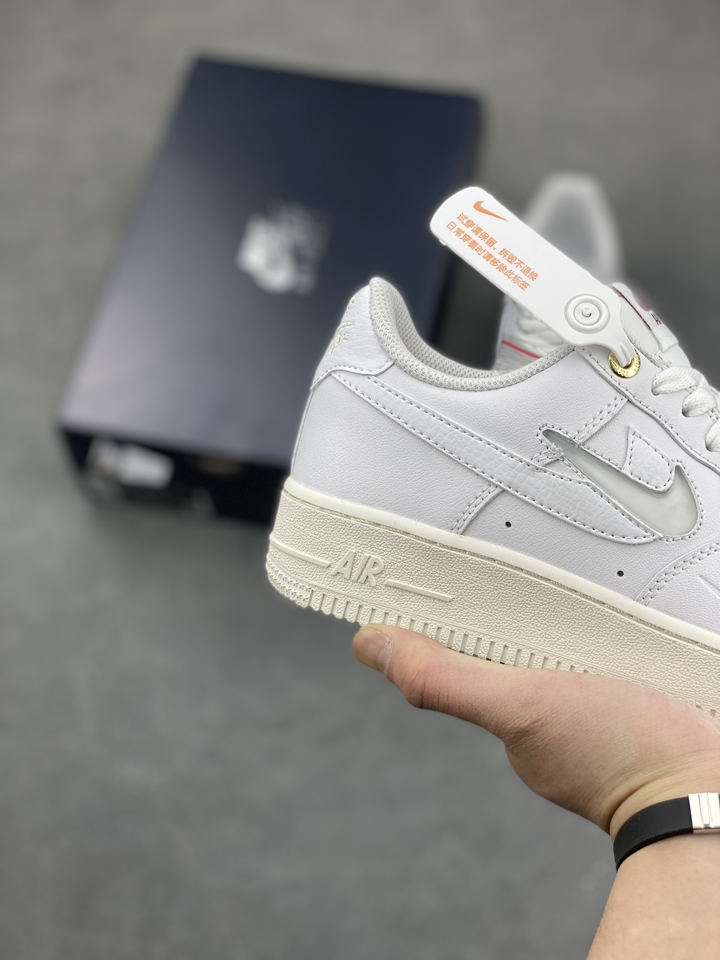 Nike Air Force 1 Low Retro Premium White/Grey/Red DQ7664-100 6 i1679858994 1632 4