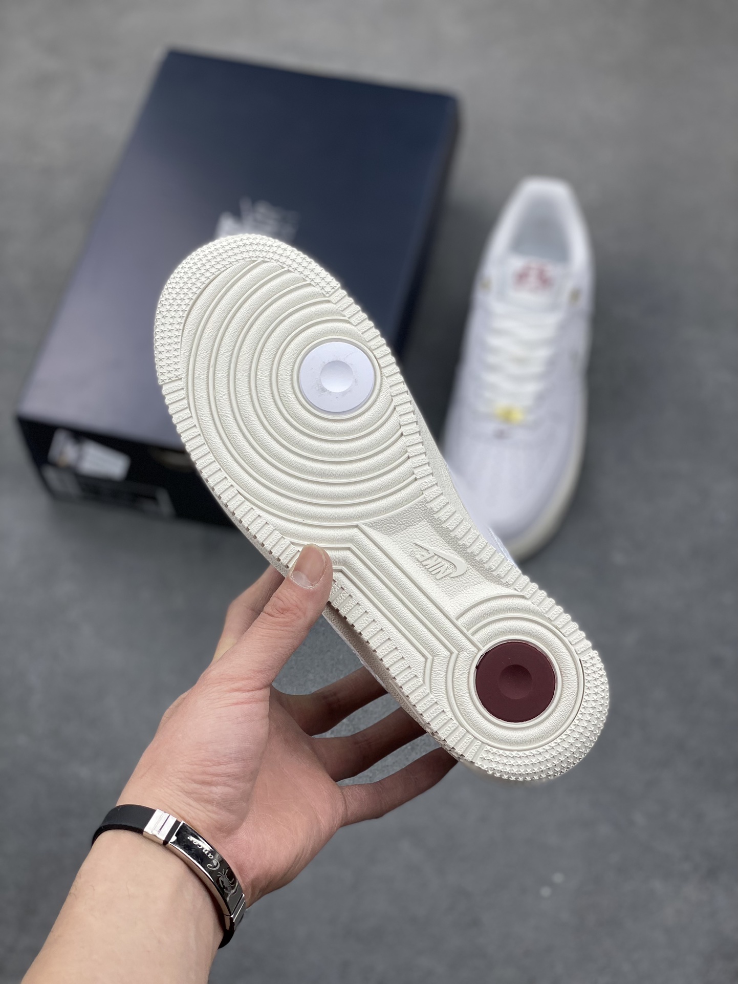 Nike Air Force 1 Low Retro Premium White/Grey/Red DQ7664-100 7 i1679858994 7041 5