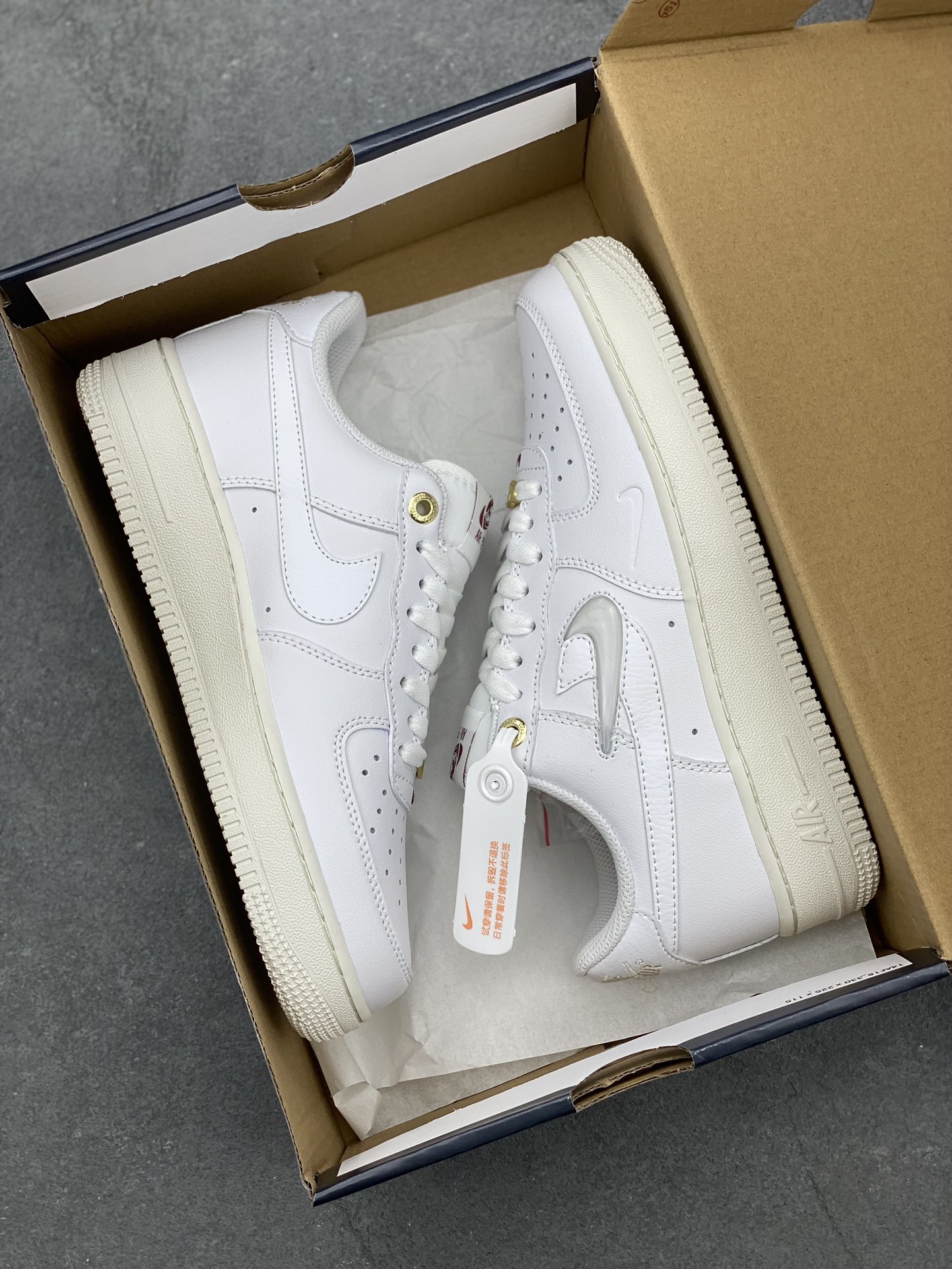 Nike Air Force 1 Low Retro Premium White/Grey/Red DQ7664-100 10 i1679858994 9069 8