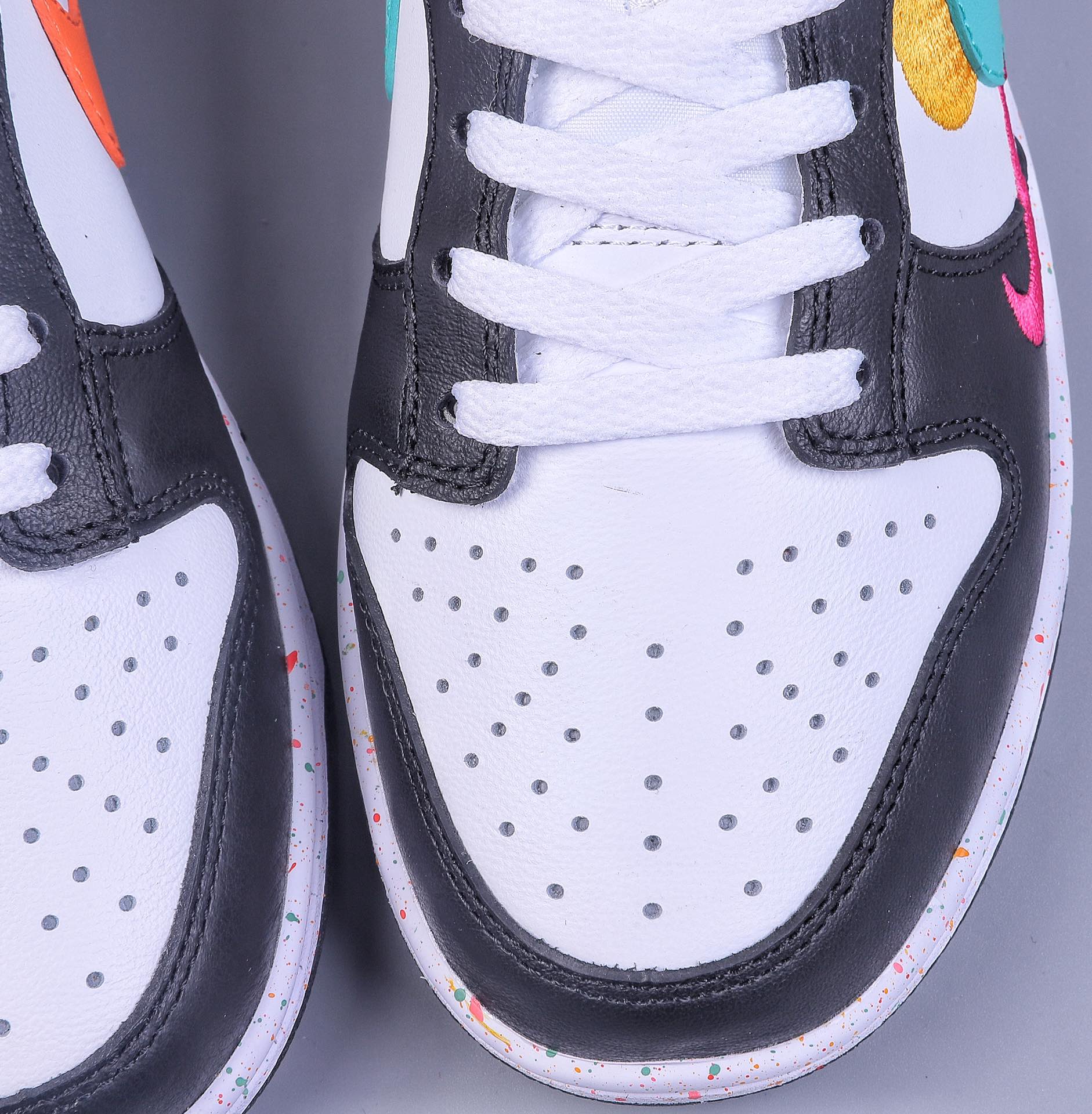 280 A版NIKE SB Dunk Low 泼墨三色勾 FD4623-131