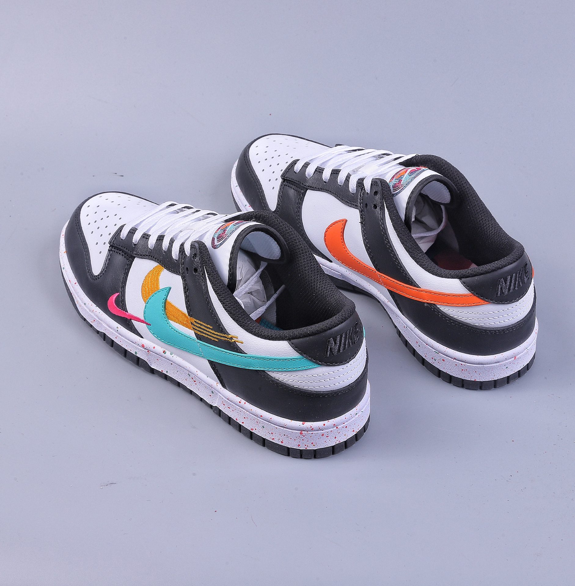 280 A版NIKE SB Dunk Low 泼墨三色勾 FD4623-131