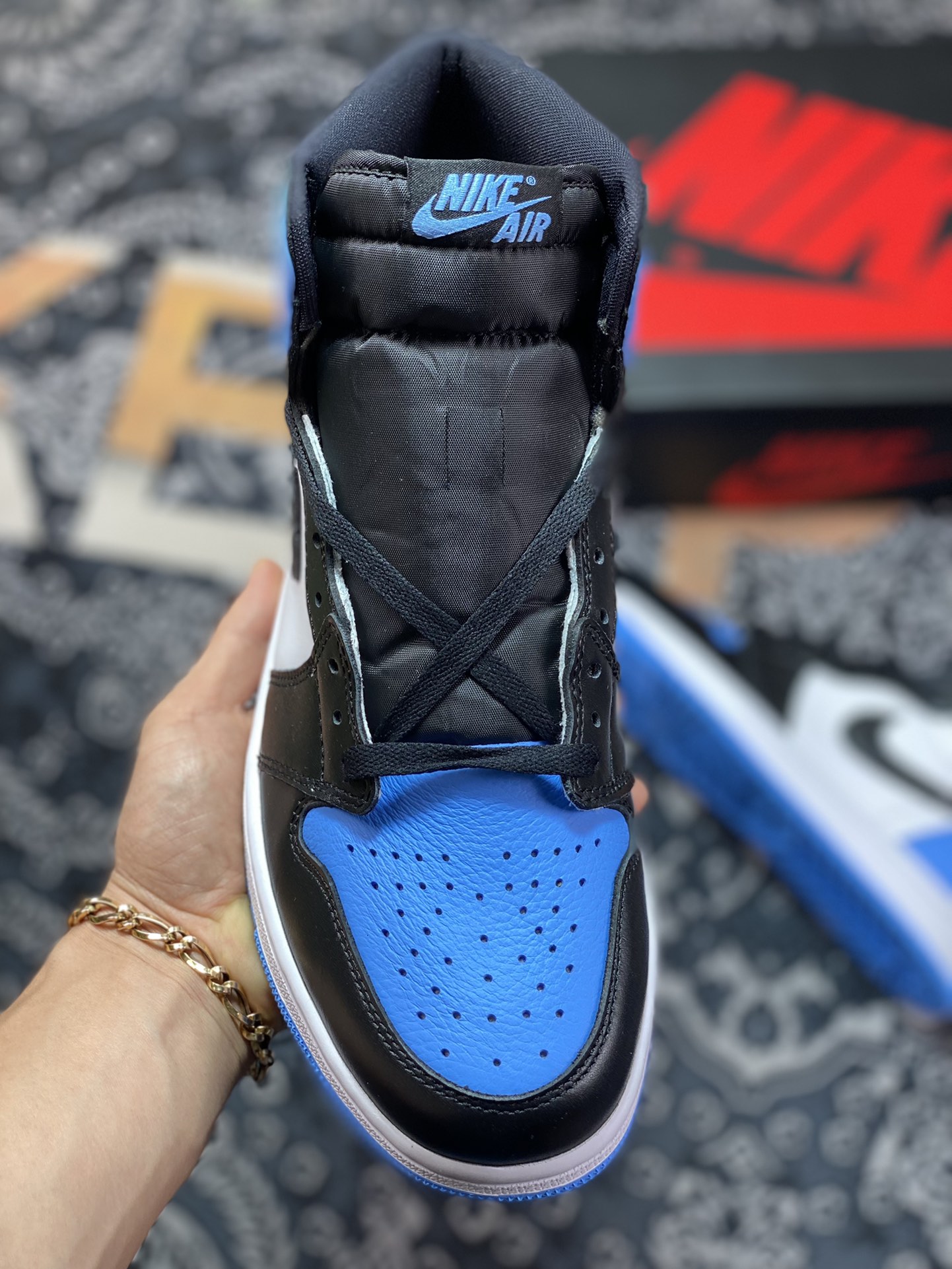 Nike Air Jordan 1 Retro High OG”University Blue”AJ1代经典复古经典“黑白大学蓝脚趾”DZ5485-400