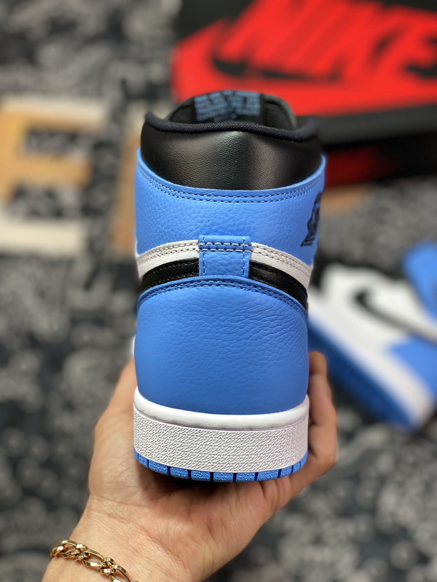Nike Air Jordan 1 Retro High OG”University Blue”AJ1代经典复古经典“黑白大学蓝脚趾”DZ5485-400