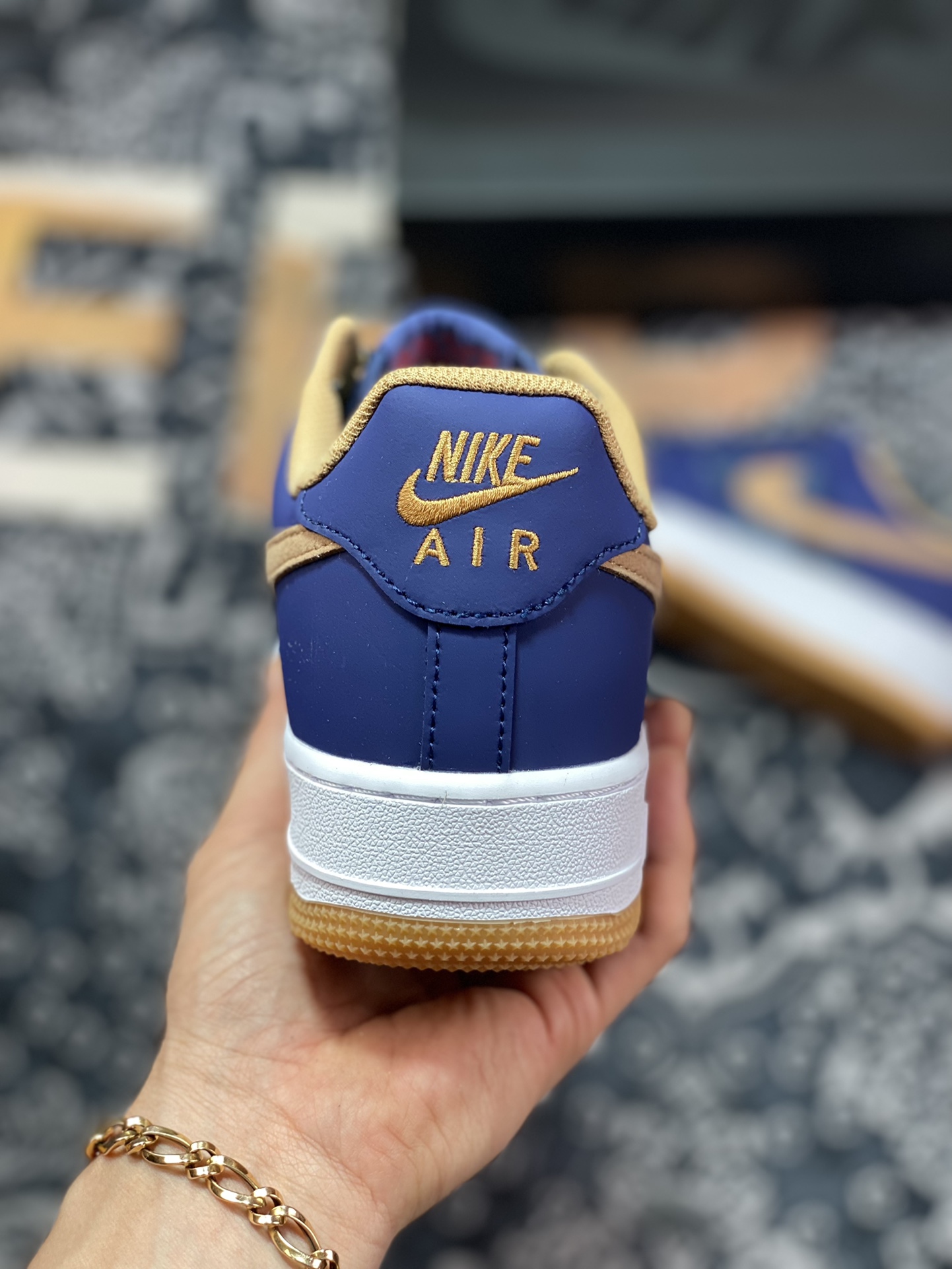 200 Nike Air Force 1 07 LV8 空军一号经典低帮DD1259-400