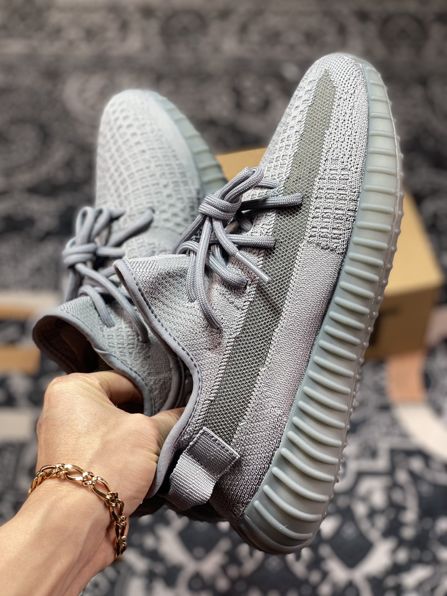 Original Yeezy 350 Boost V2 cool gray IF3219