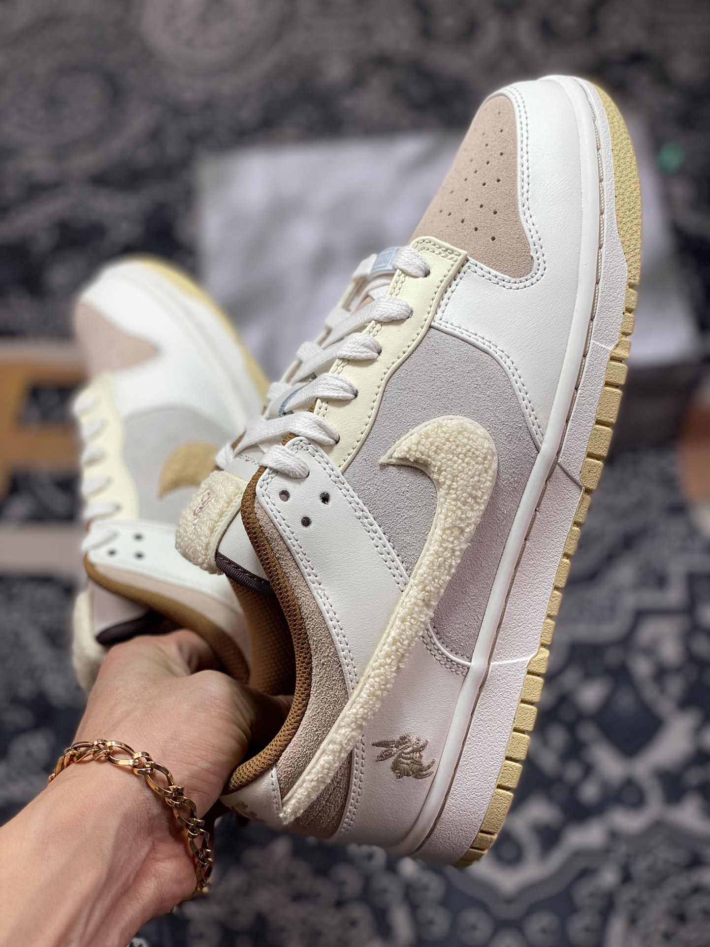 370 NK SB Dunk Low”Year of the Rabbit”扣篮系列低帮休闲运动滑板板鞋“浅棕米白穗兔”FD4203-211