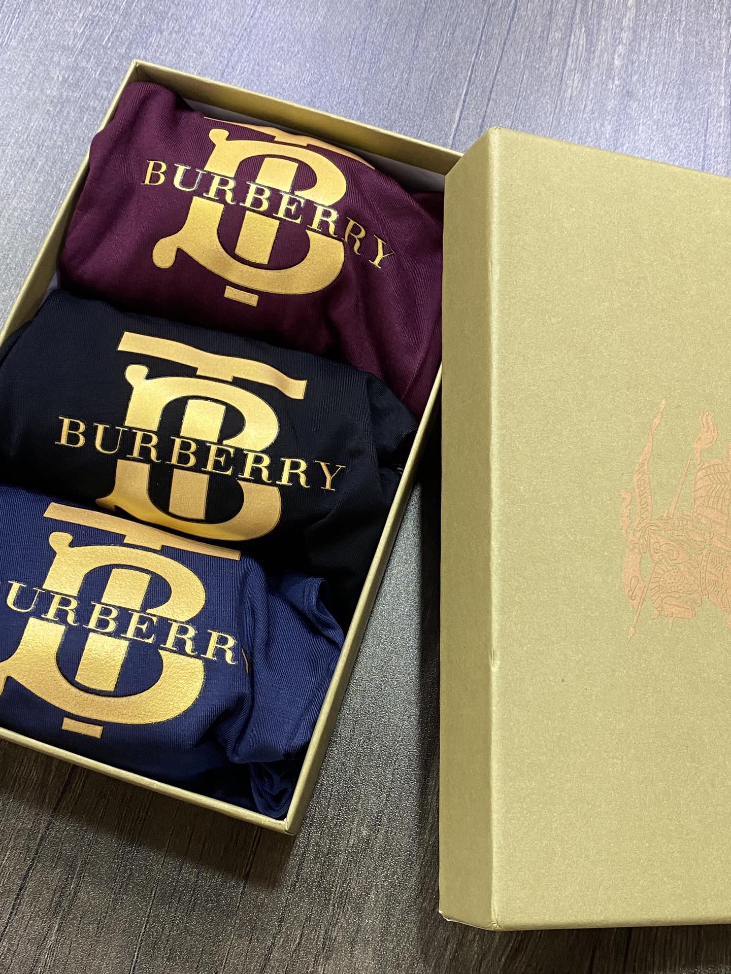 Burberry巴宝莉！新品时尚男士