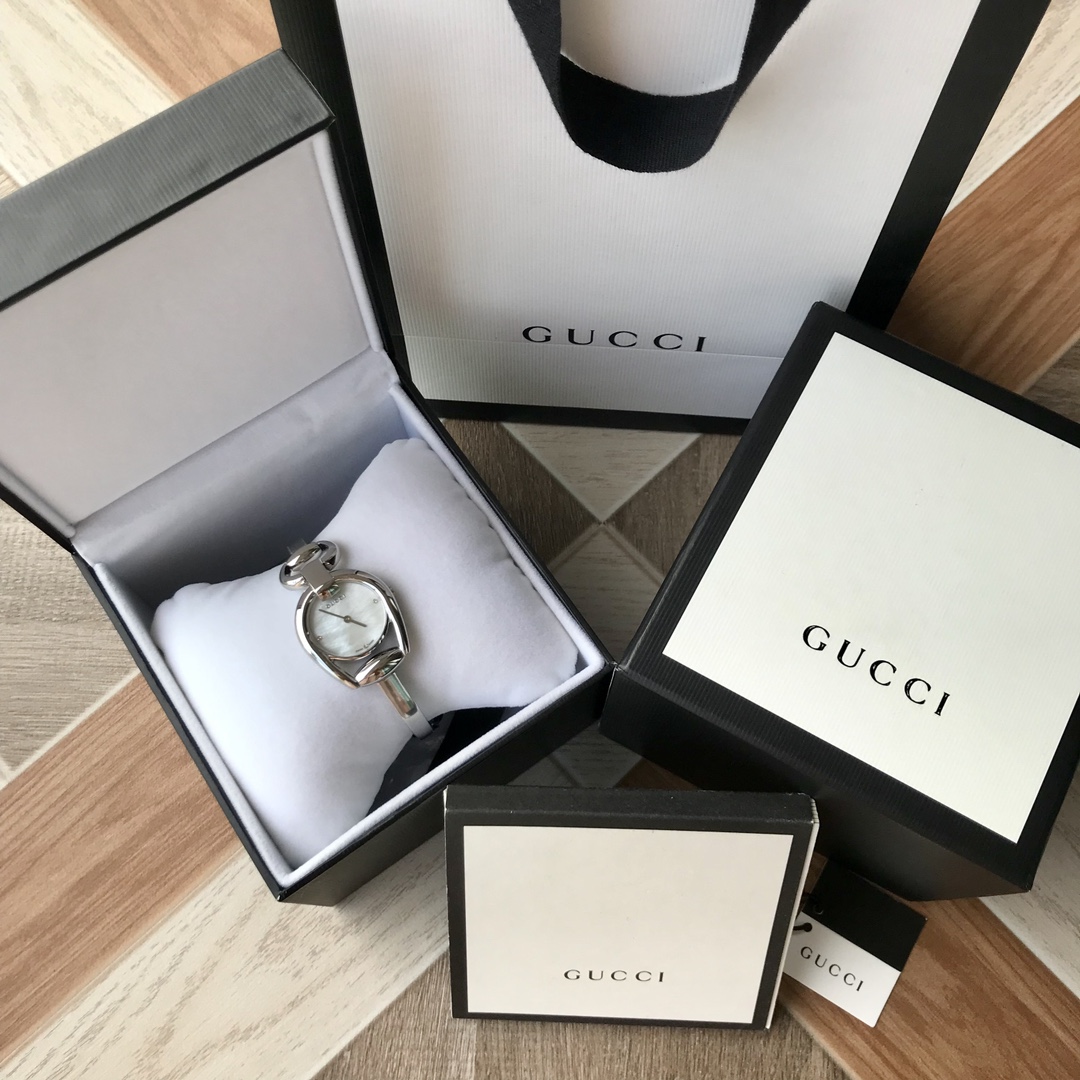Часы Gucci
