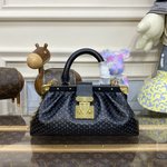 Louis Vuitton LV Monogram Clutch Handbags Clutches & Pouch Bags Crossbody & Shoulder Bags Top brands like
 Black Blue Orange Red Printing Cowhide M22326