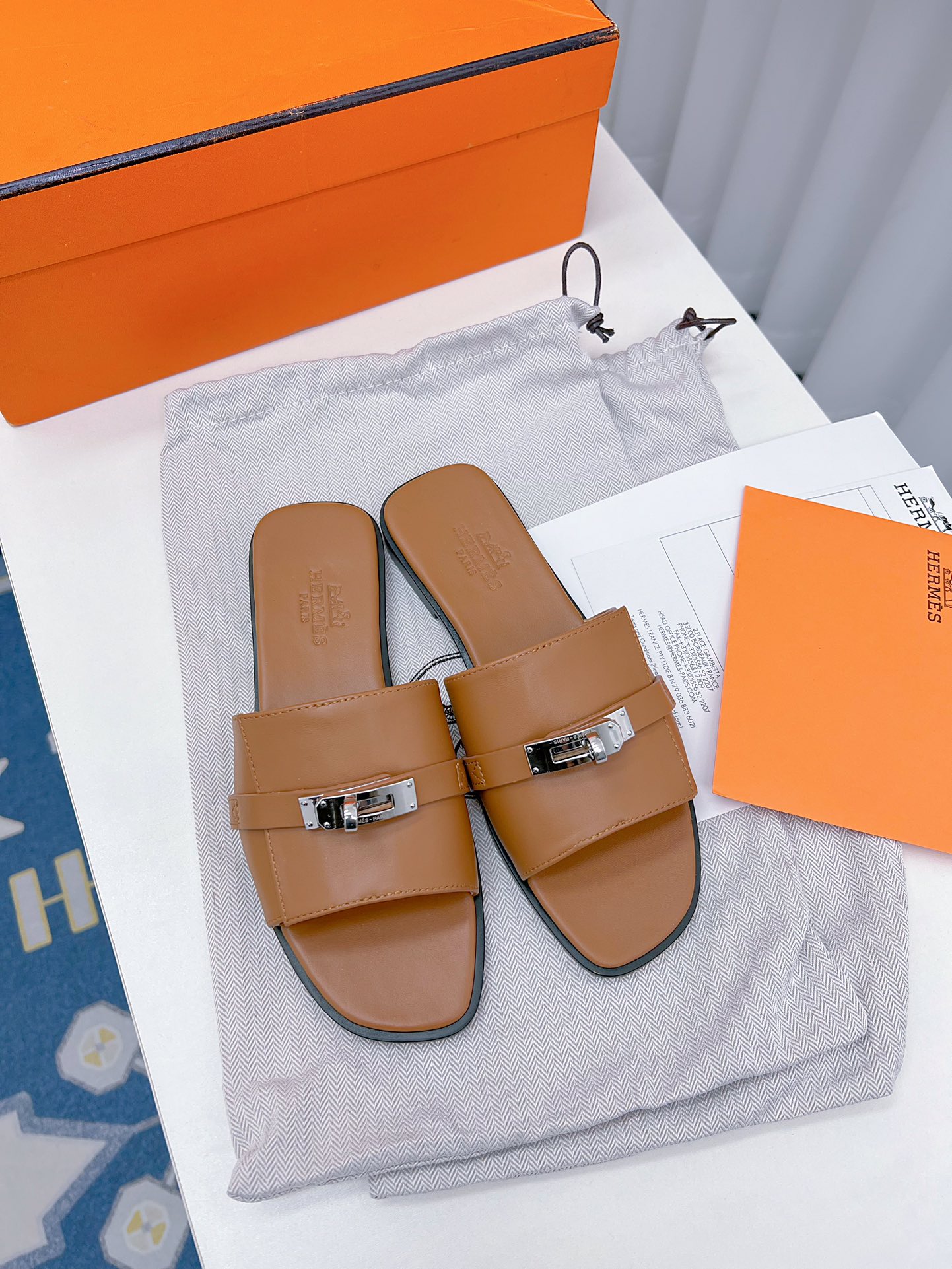 NO:228455,[HERMES] —————————————————————————————————————————————————————————————————————————————————————————————————————————————————————————————————————————————————————————————————————————————————————————————————————————————————————————————————————————————————————————————————————————————————————————————————————————————————————————————————————————————————————————————————————————————————————————————————————————————————————————————————————————————————————————————————————————————————————————————————————————————————————————  The upper is made of custom calfskin/imported denim/imported original palm print.  The inner part is dyed with cowhide inside.  The foot pads are all top-level imported cowhide. Exclusively opened the original Italian leather outsole. All colors are available. Welcome to the picture to ask. Women's version SlZE35-40 (This model is a genuine leather outsole. Please remind customers that the sole cannot be directly on the ground when trying it on. If there is trachoma and not after-sales service, please understand)..., slippers, hermes, hermes, slippers, cowhide, Leather soles19860909【HERMES】————顶级原单品质女拖系列； 香港购入正版,调试了三个月才出货爱马仕H家Kelly扣女拖鞋别看简单,实在不好做,没有原版,根本就不可能做出完美的复刻.也正因为有这些好东西,才能让拖鞋变得那么好穿！ 材质鞋面采用订制小牛皮/进口牛仔布／进口原版手掌纹． 内里小染牛皮内里． 垫脚都是顶级进口头层牛皮 独家开模意大利原版真皮大底 颜色所有颜色都有,欢迎来图询问 女版SlZE35-40（此款为真皮大底,请跟顾客提醒试穿时鞋底不能直接踩地上,如果有沙眼不售后,请理解）..,拖鞋,hermes,hermes,slippers,cowhide,Leather soles,Women's Shoes