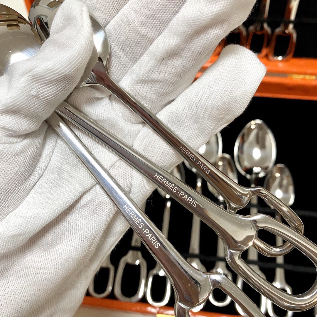 Hermes Knife and Fork 24 Piece Set - Comprehensive 9