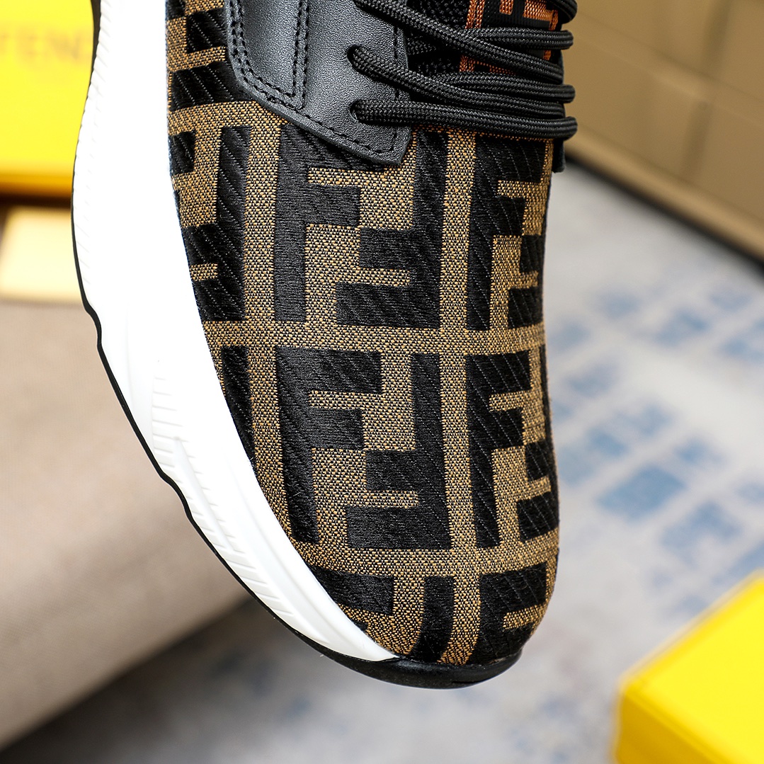 Factory precio [FENDI] Fendi clásico cómodo de los hombres, este entrenador sofisticado es hecho a m