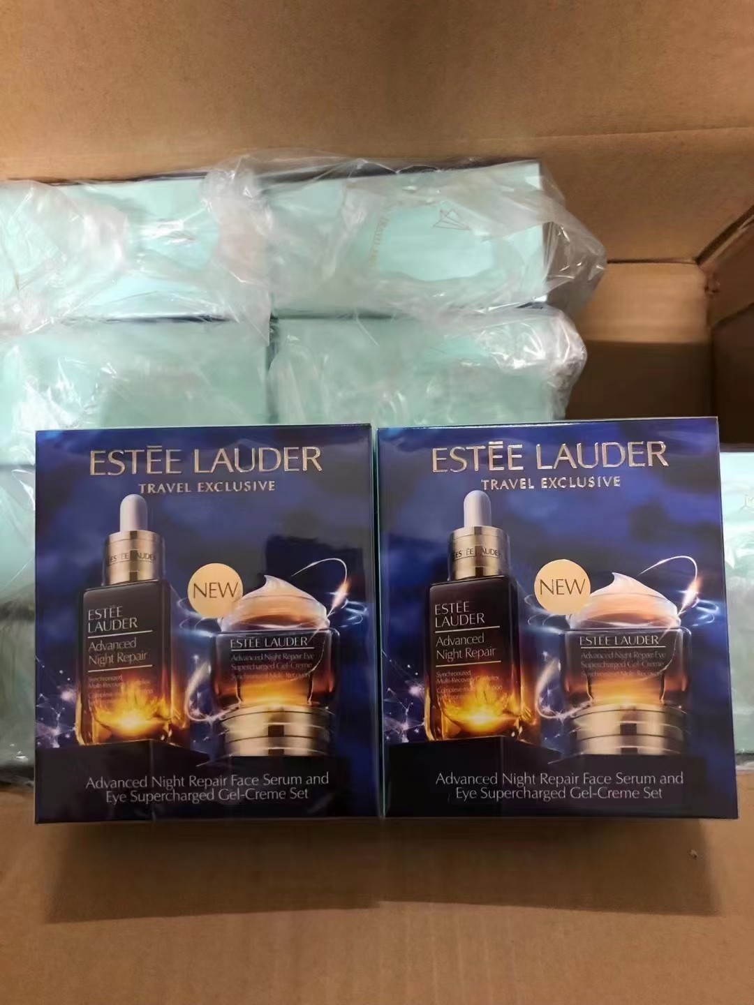 100. Juego de sérum y contorno de ojos Estée Lauder/明通版 🔜 明通版. Alta calidad❗️🇫🇷【Nueva versión】Estée Lauder 特润修护肌活精华眼…
