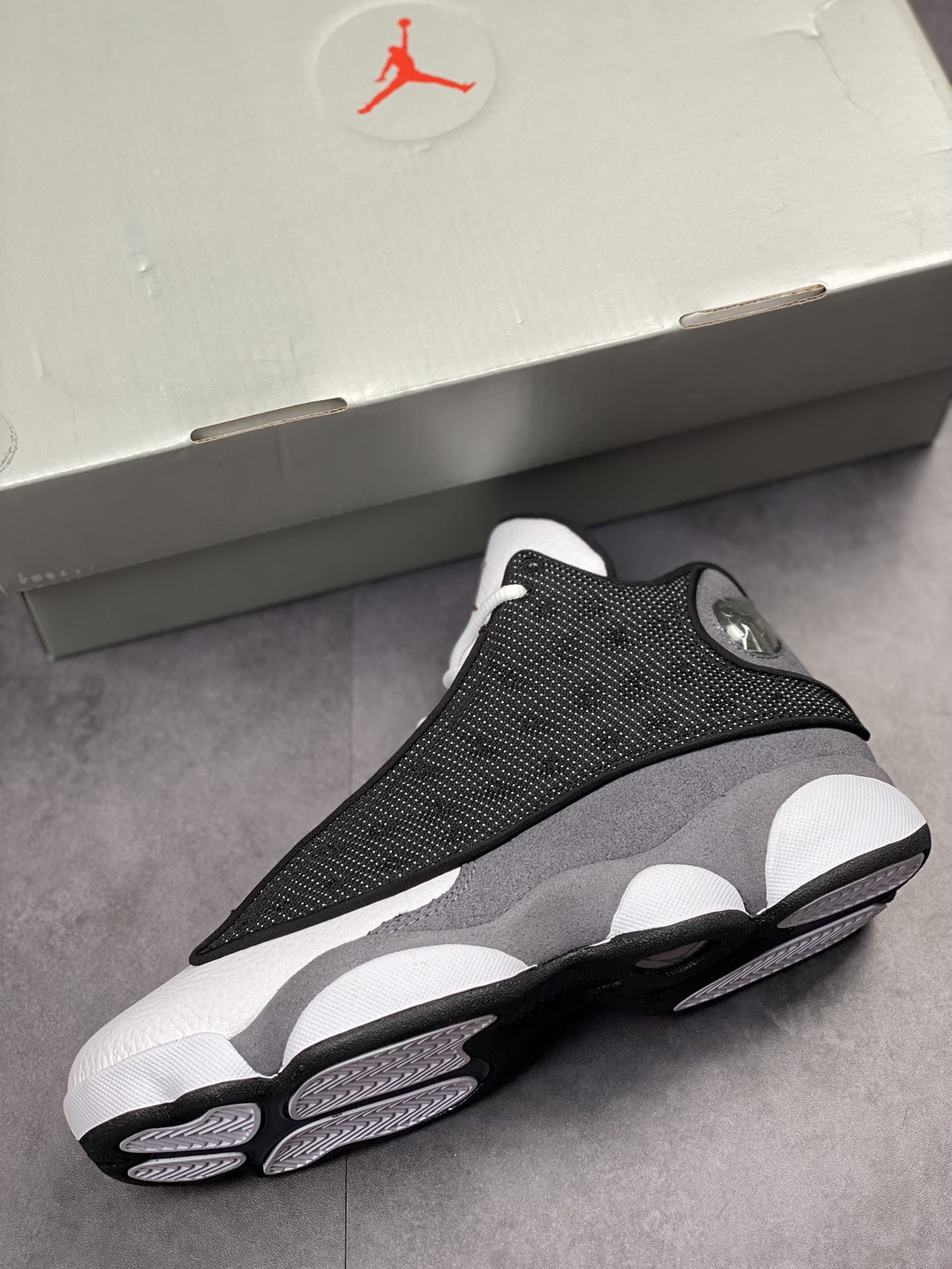 500 Air Jordan13 Retro ”Black Flint” 黑白灰熊猫 DJ5982-060