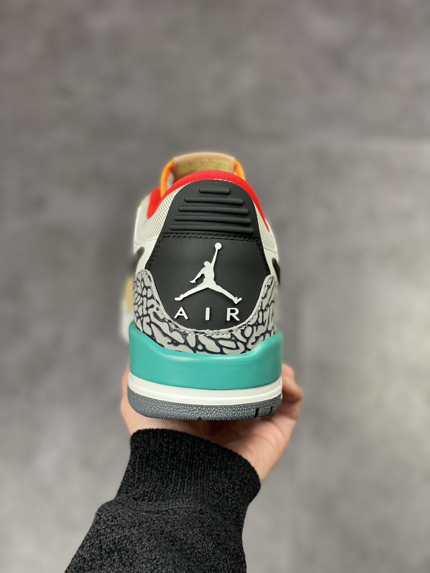 260 [Air Jordan 3、Air Jordan 1 和 Air Trainer 2 DZ2762-101