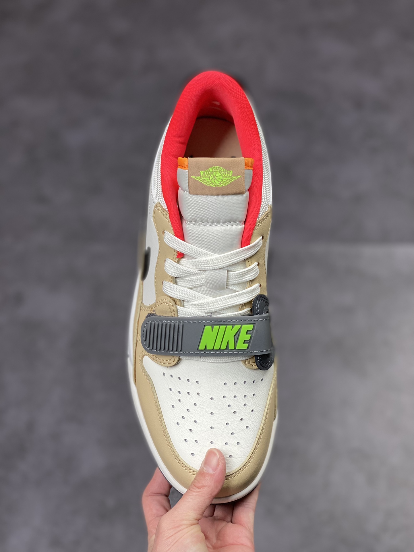 260 [Air Jordan 3、Air Jordan 1 和 Air Trainer 2 DZ2762-101