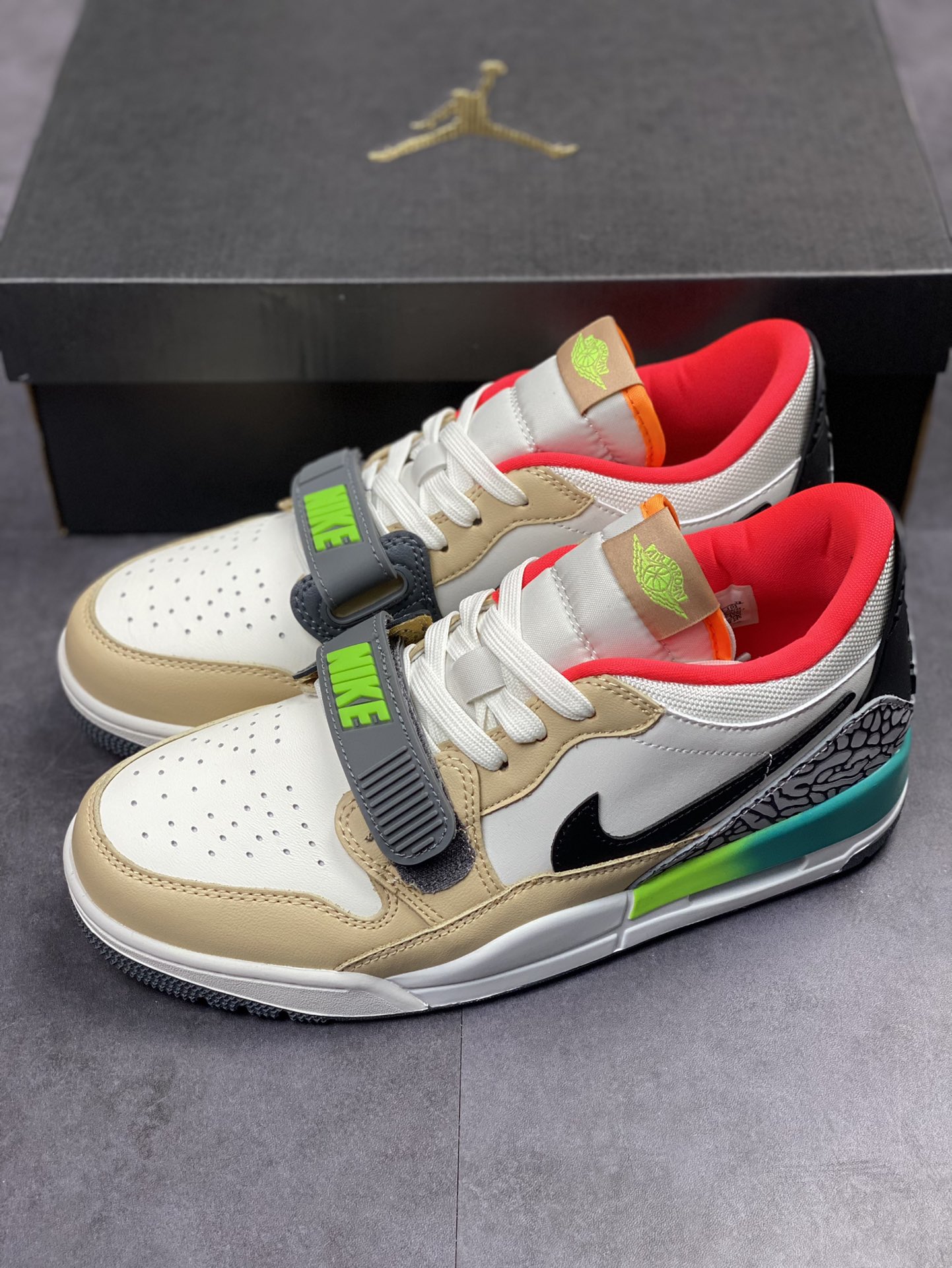 260 [Air Jordan 3、Air Jordan 1 和 Air Trainer 2 DZ2762-101