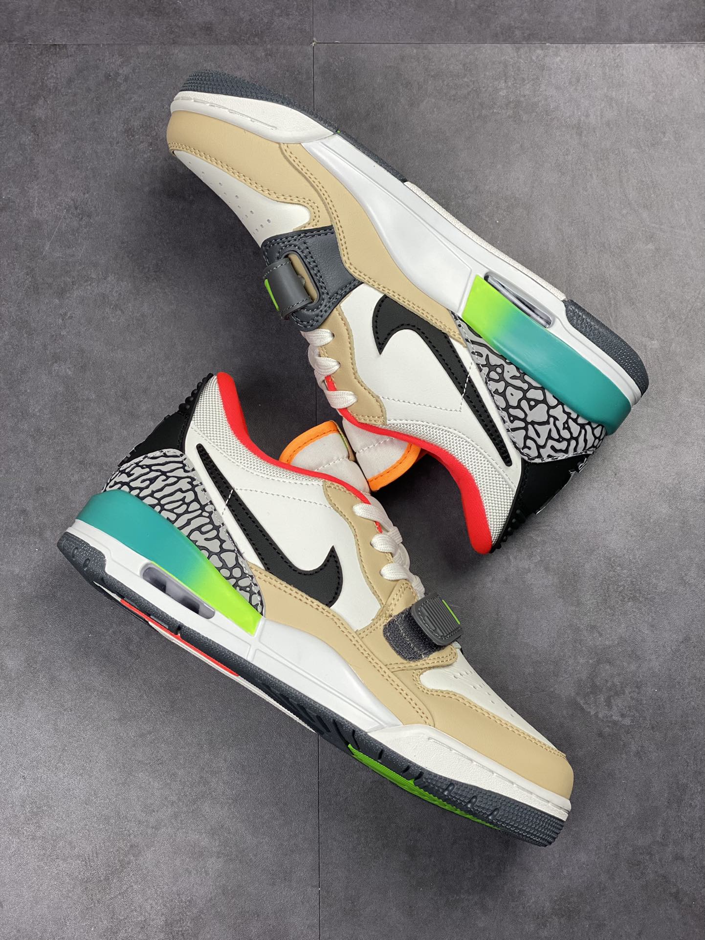 260 [Air Jordan 3、Air Jordan 1 和 Air Trainer 2 DZ2762-101