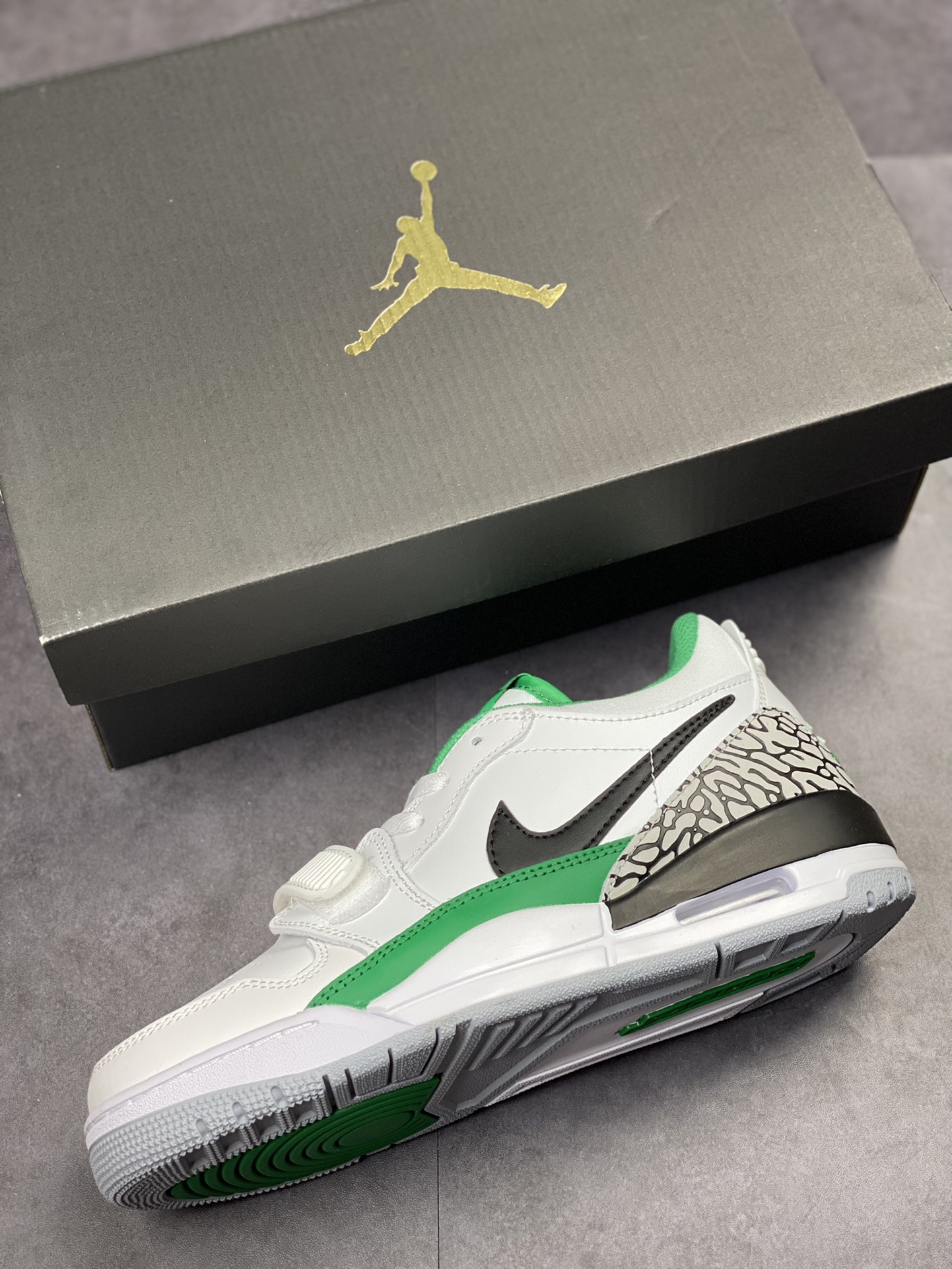 240 Air Jordan Legacy 312 Low 白绿 此款汇集Air Jordan1 FN3407-101