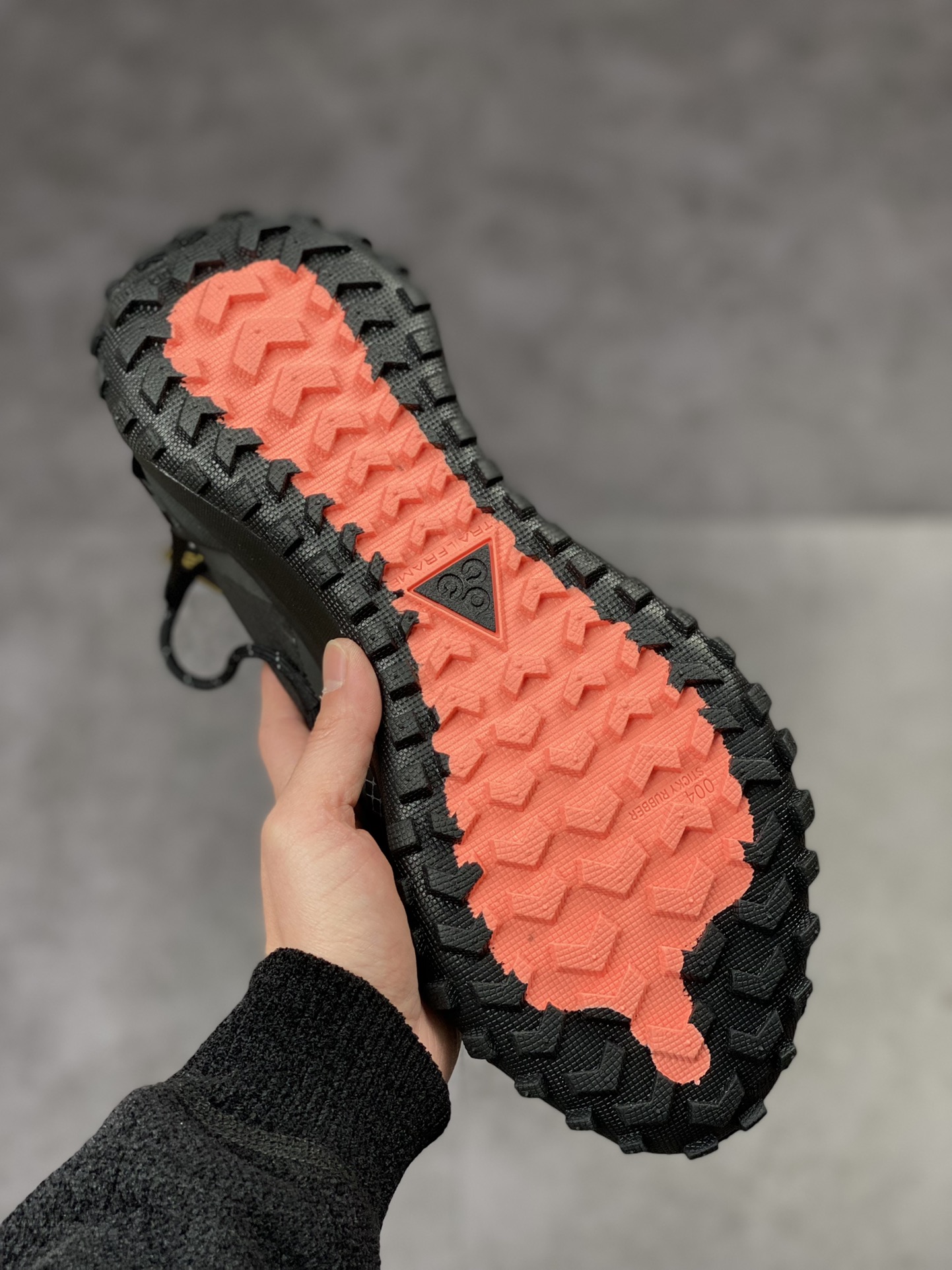 210 Nike ACG Mountain Fly Low GORE-TEX 户外登山运动鞋/黑红 DA5424-001