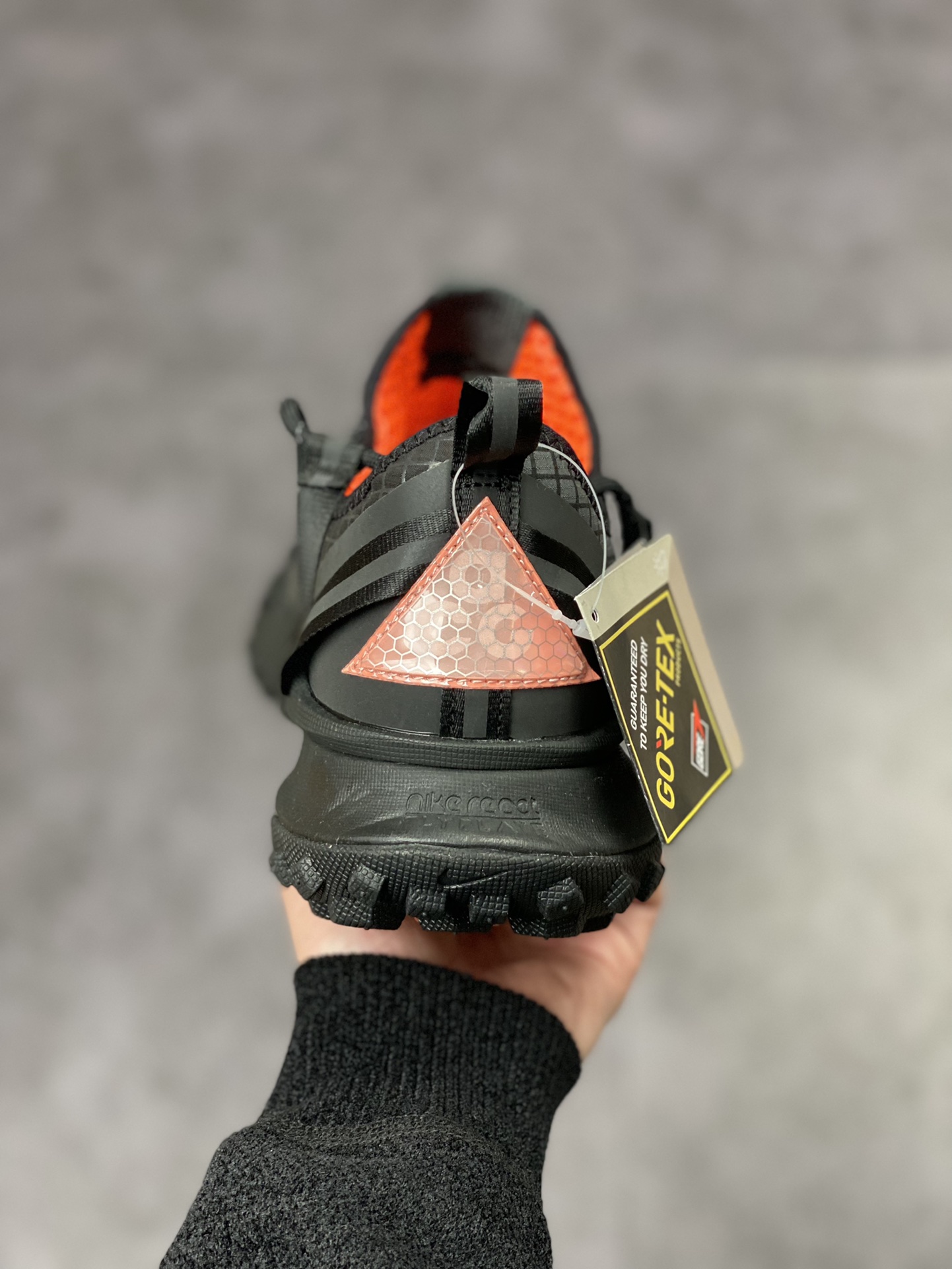 210 Nike ACG Mountain Fly Low GORE-TEX 户外登山运动鞋/黑红 DA5424-001