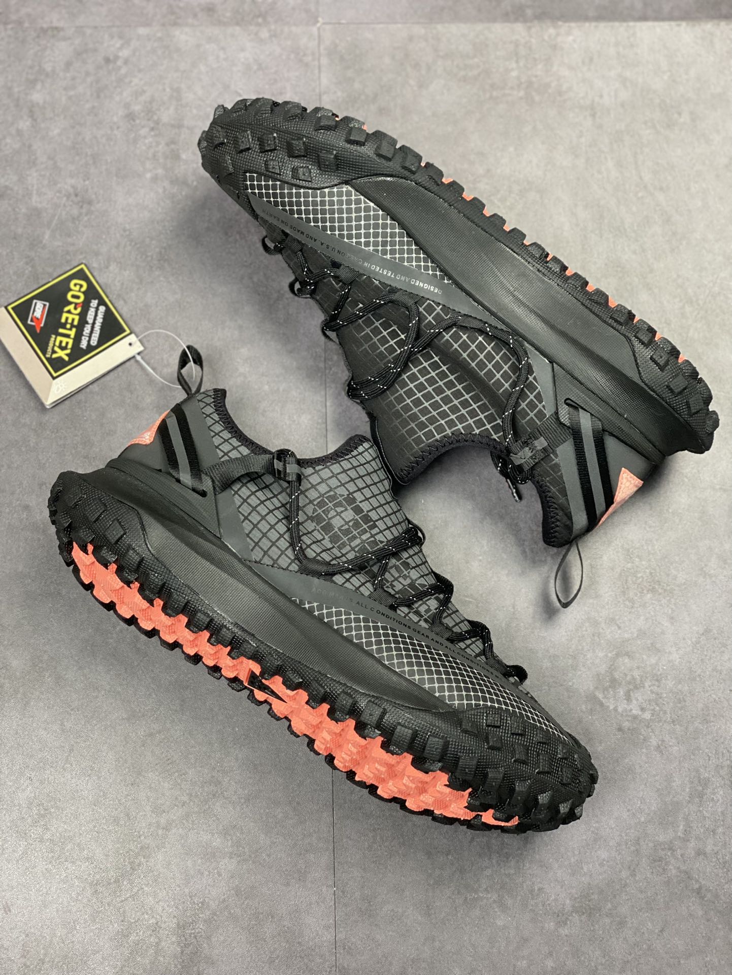 210 Nike ACG Mountain Fly Low GORE-TEX 户外登山运动鞋/黑红 DA5424-001