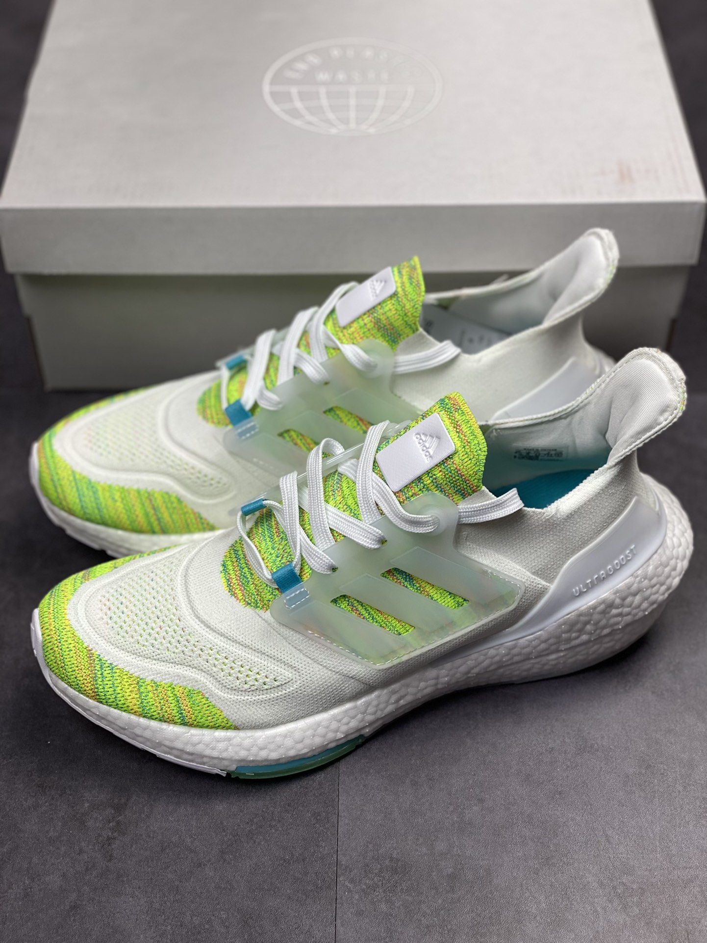 adidas ultra boost 22 series comfortable and breathable running shoes GX5913