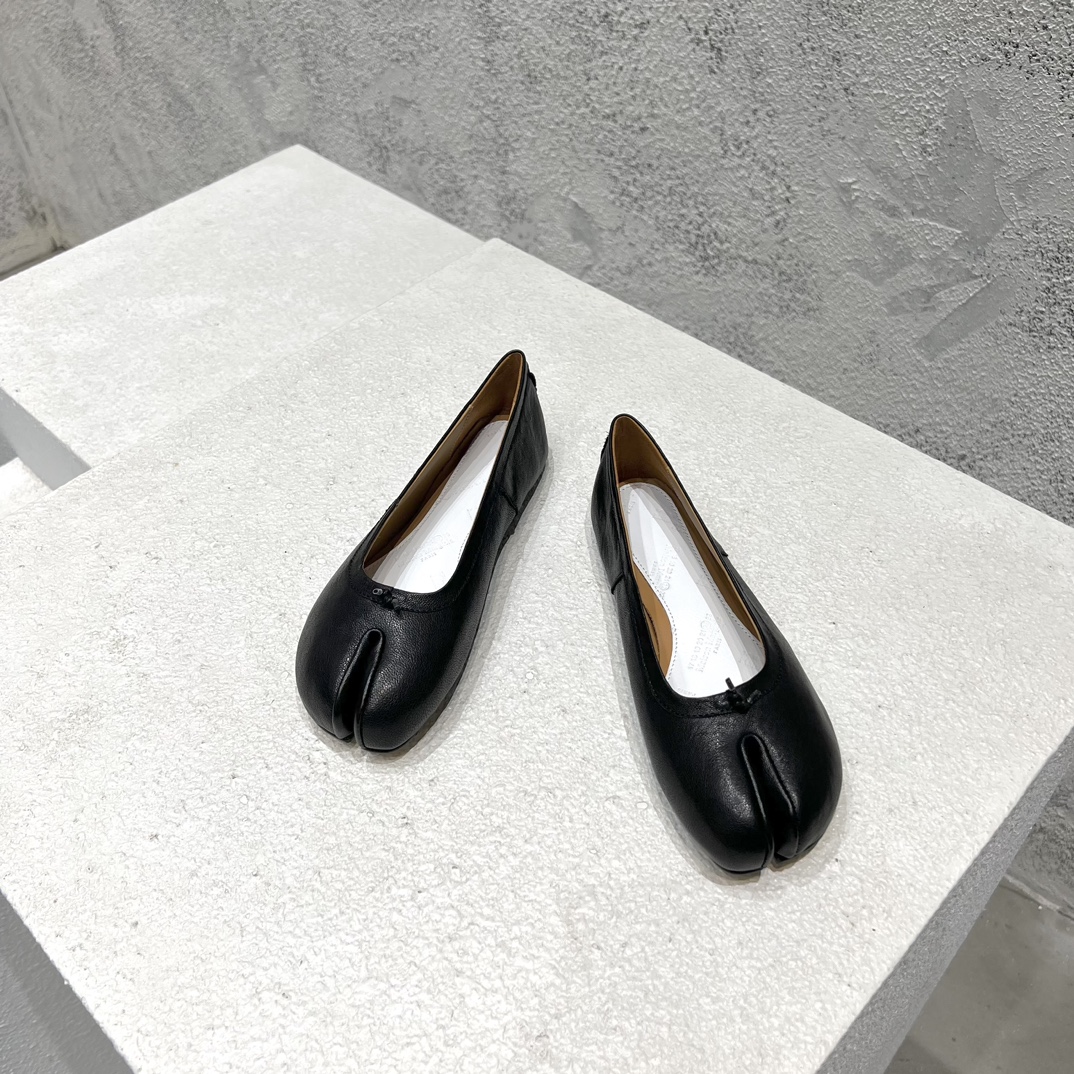 Maison Margiela Tabi Ballet Flats Leather Black
