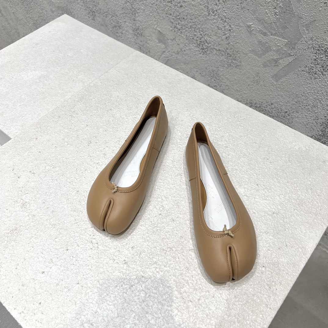 Maison Margiela балетки с разделённым носком из натуральной кожи