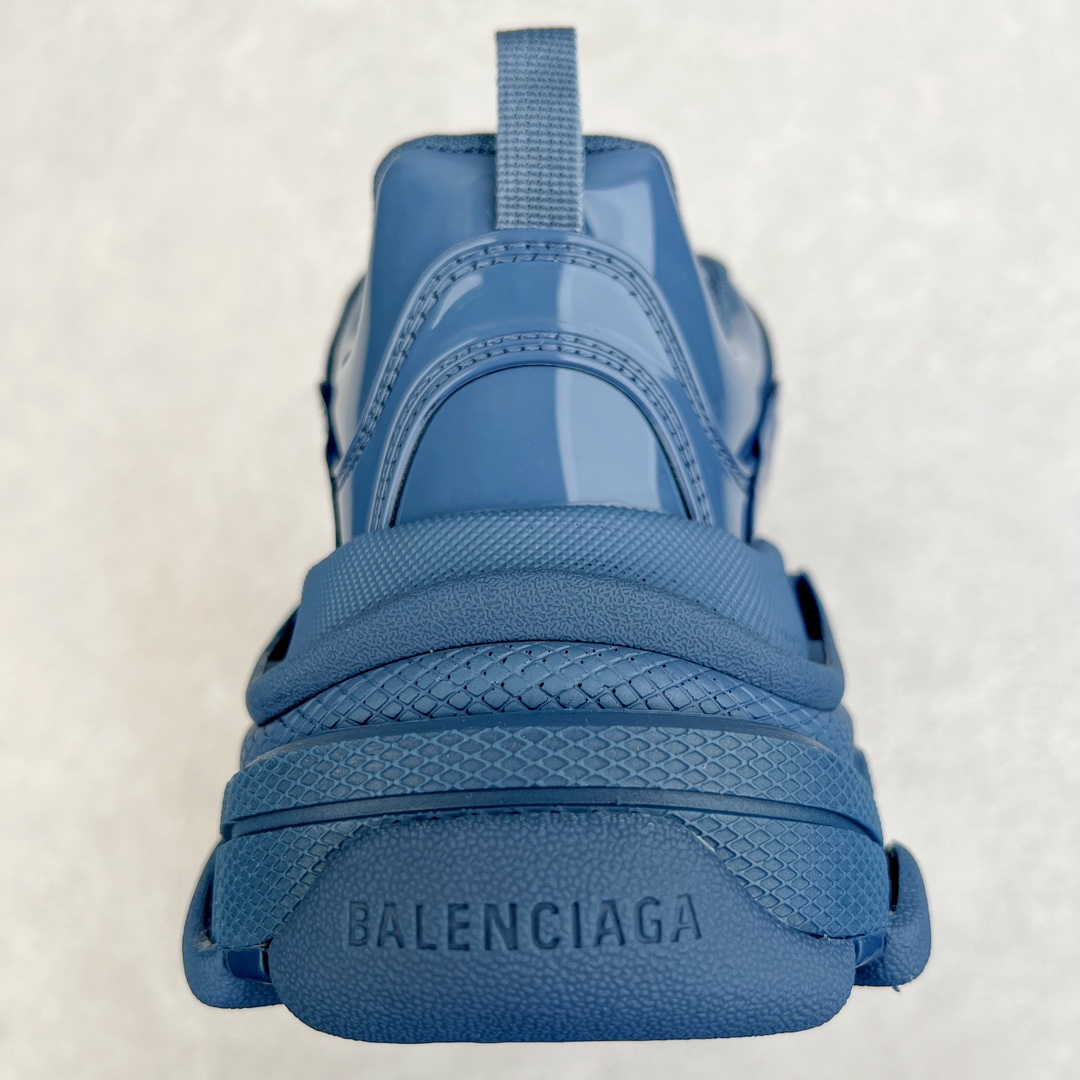 图片[8]-＃VG零售版 BALENCIAGA Triple S 巴黎世家复古老爹鞋 镜面漆皮 全套原纸板楦头开发 最原汁原味的灵魂版型 全鞋荧光划线卡点 胶水把控整洁度追求极致完美 每一双都是工艺品 多重QC质检 超越公司货的品控标准 实实在在的免检产品 原盒原配 正确字体电绣 粗细、位置、大小正确 侧边TPU 透气孔匹配意产原版 正确气垫分离大底 TPU软底 原版一致大底LOGO 立体感十足 原厂皮料水洗做旧 采购原厂网纱 小牛皮 小羊皮和网眼 复杂的三层外底 采用Clear Sole技术将TPU注入鞋底内部可产生气泡 以提供更多舒适感 更轻的鞋子和减震效果 脚趾边缘绣有尺寸 侧面绣有徽标 背面压印徽标 舌头上的Triple S橡胶品牌 2个鞋带环 包括1个功能环 运动系带系统 带12个织物孔眼 双色鞋带让人想起远足靴的鞋带 后部拉环和舌头拉环 水洗效果 打造老旧外观 正常尺码 尺码：35 36 37 38 39 40 41 42 43 44 45 46-选品中心