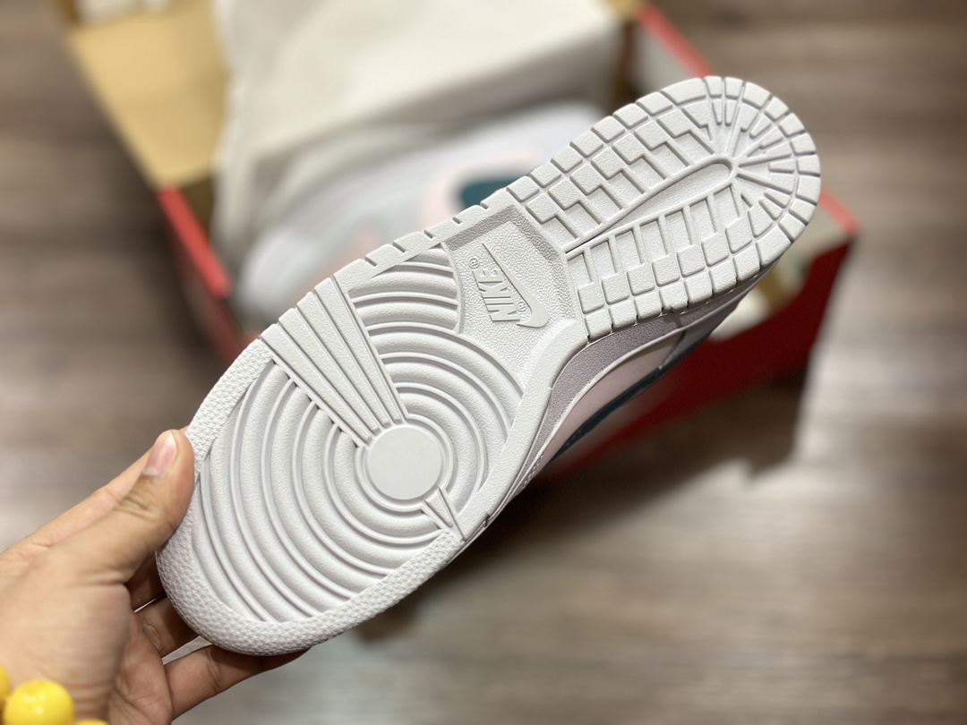 240 NIKE SB Dunk Low 低帮休闲运动鞋 FD1232-002