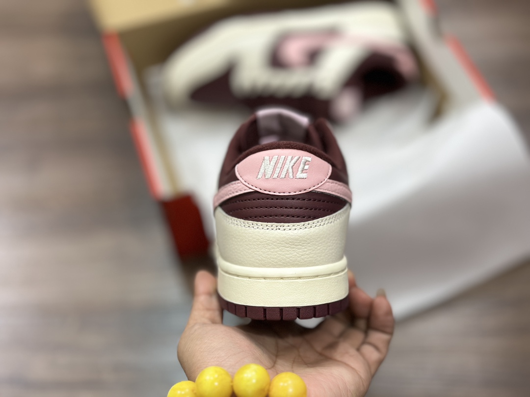 300 NIKE SB Dunk Low 低帮休闲运动鞋 DD9705-100