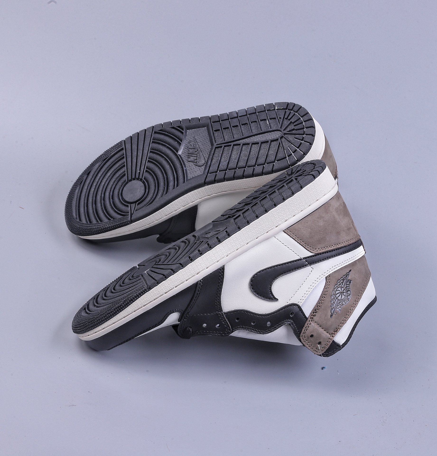 350 LL版Air Jordan AJ1 Retro High 黑摩卡小倒钩 555088-105